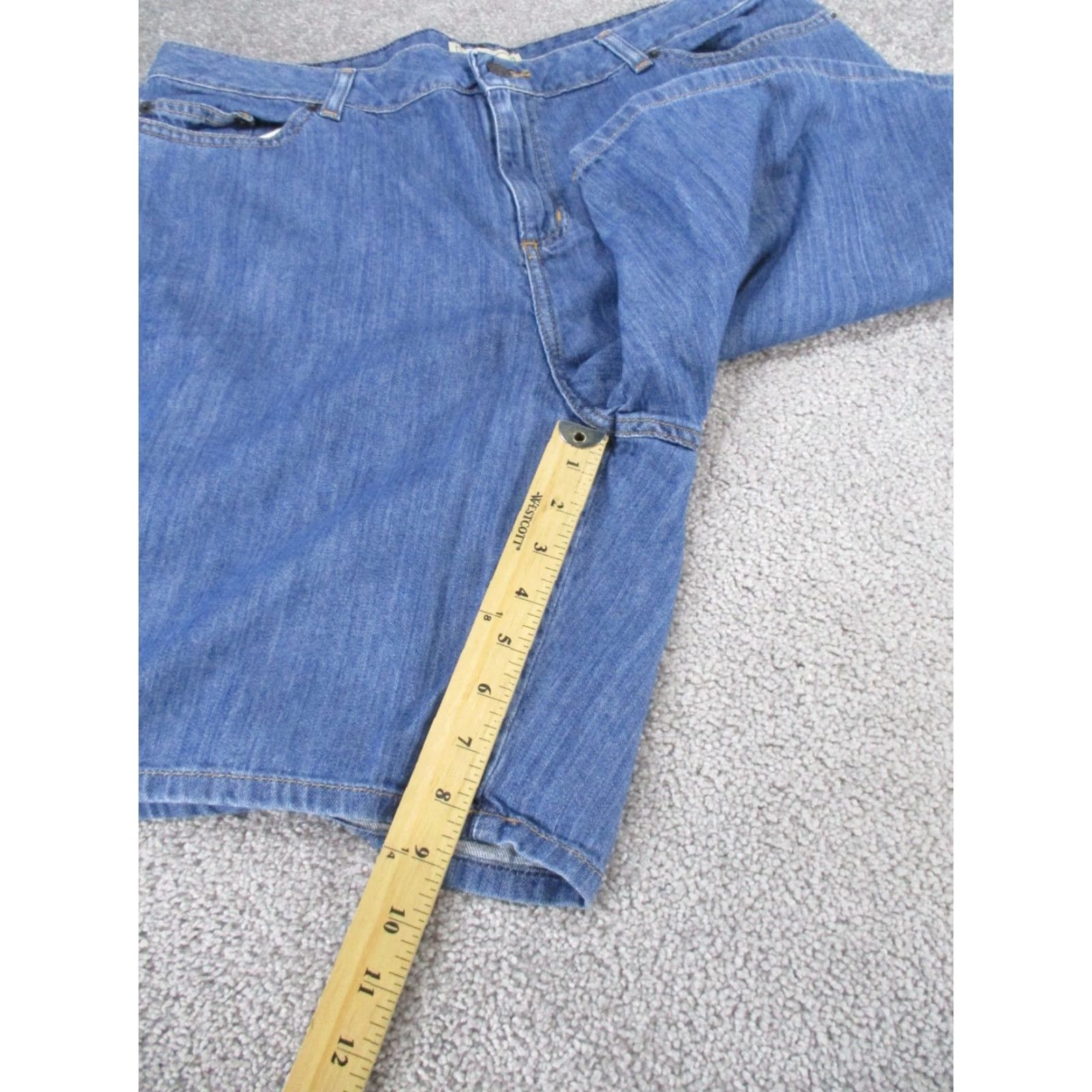 Vintage L.L.Bean Shorts Womens 18 Medium Wash Lightweight Denim Classic Fit Straight Blue Solid Size 40" / US 18 - 3 Thumbnail