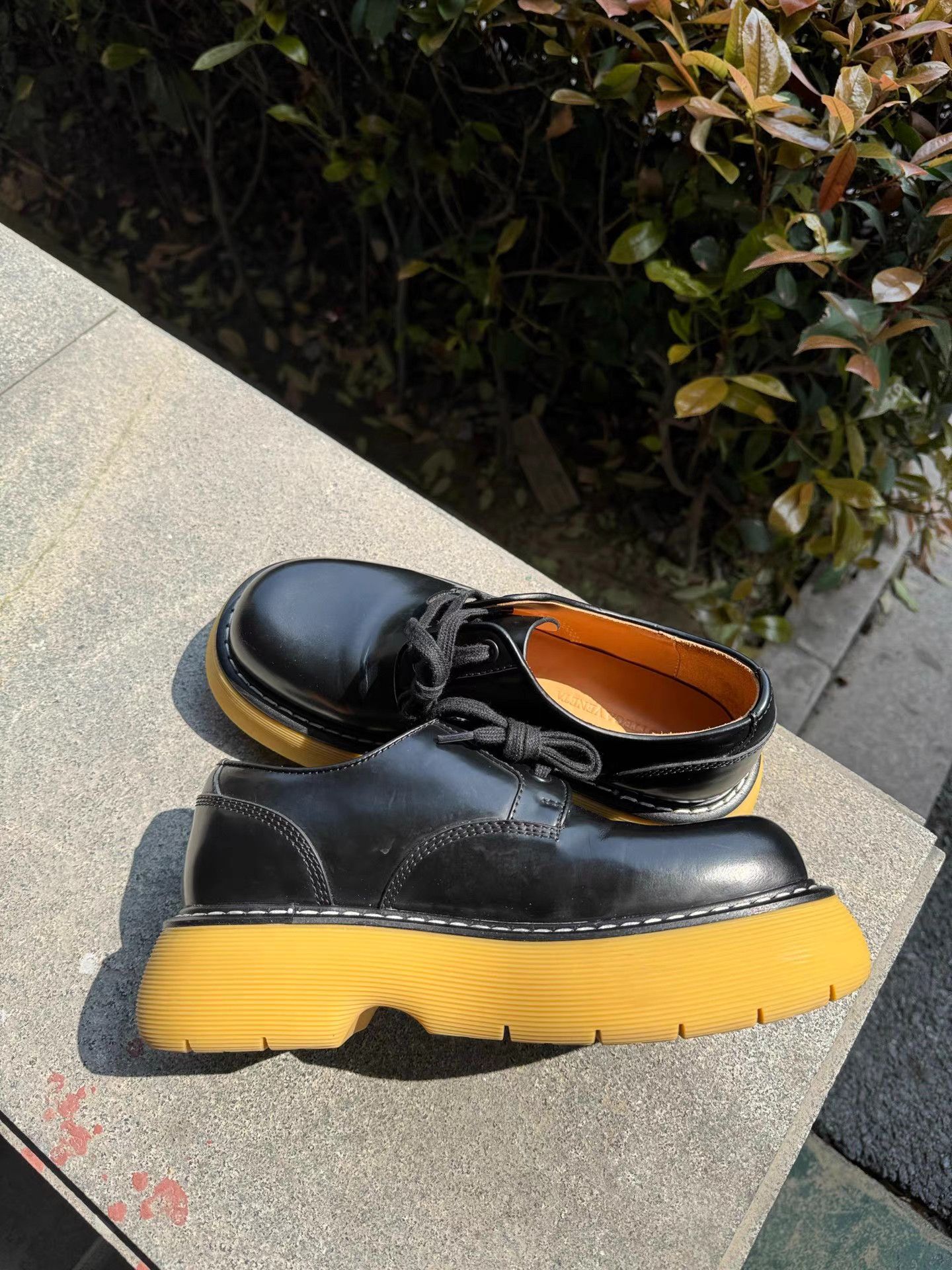 Bottega Veneta Bottega Veneta Yellow Sole Round-Toe Martin Boots K6 Size US 6 / EU 39 - 3 Thumbnail