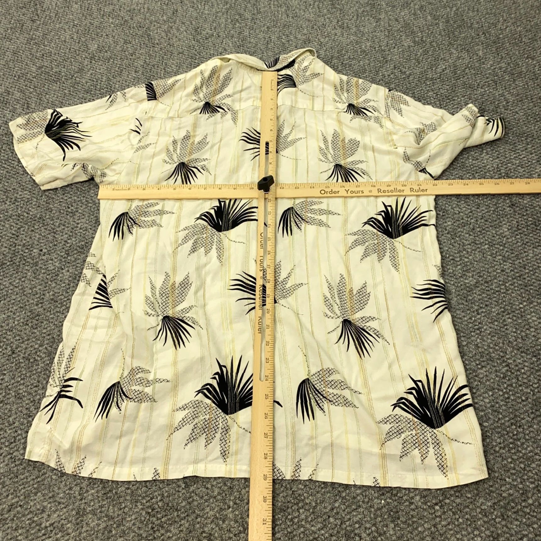 Disney Rainforest Cafe Mens Large Beige Hawaiian Shirt Beach Tropical Disney Rainforest Cafe Button-Up Short Sleeve Casual Casualwear Size US L / EU 52-54 / 3 - 5 Thumbnail