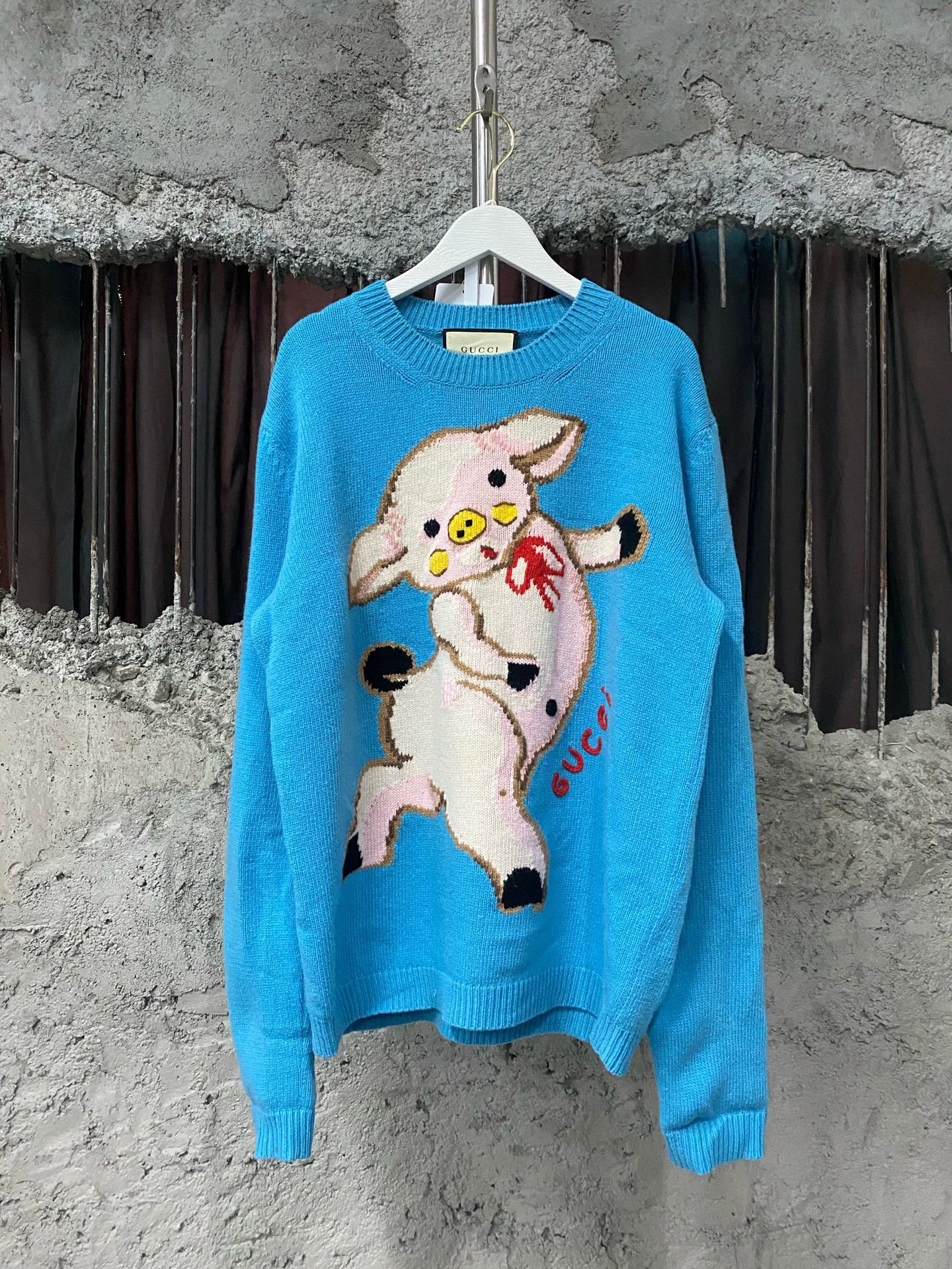Gucci Gucci Pig Sweater L Near New Size L / US 10 / IT 46 - 1 Thumbnail