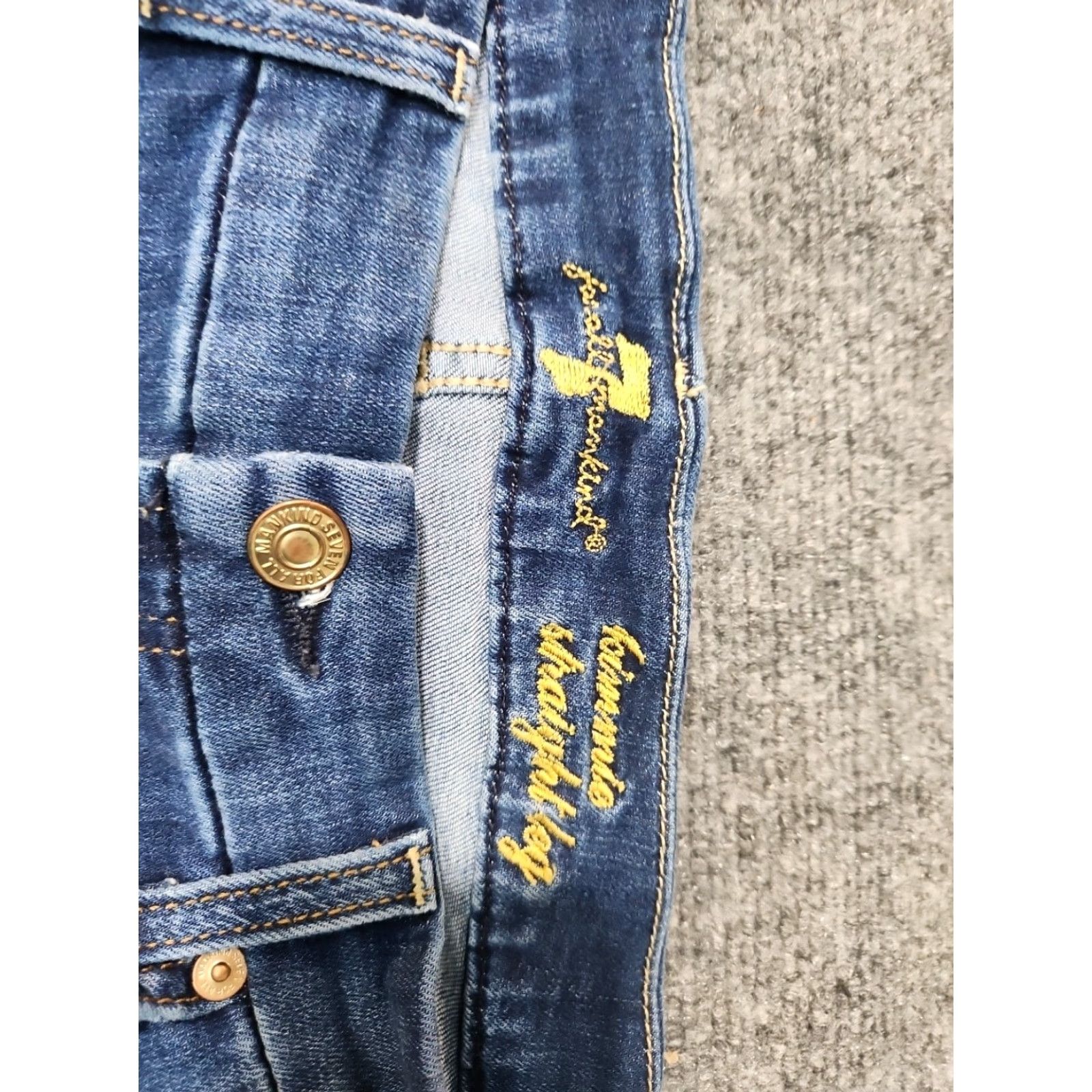 7 For All Mankind 7 for All Mankind Womens Kimmie Straight Jeans Size 31 Fade Wash Blue Regular fit 5-Pocket Denim Cotton Blend Cotton VINTAGE? Size 24" / US 00 / IT 34 - 2 Thumbnail