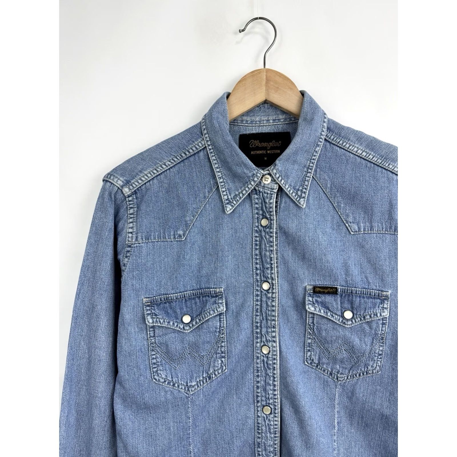 Wrangler VINTAGE Wrangler Denim Shirt Western USA M Blue Women Button-Up Size M / US 6-8 / IT 42-44 - 3 Thumbnail