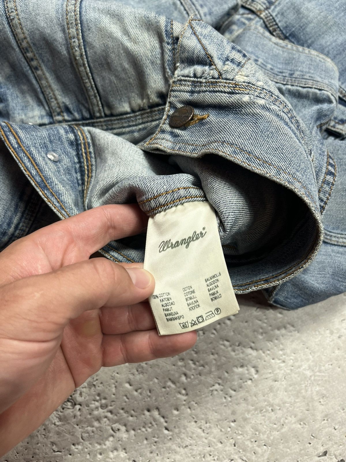 Wrangler Wrangler Distressed Denim Jacket Casual Fit M Size Size US M / EU 48-50 / 2 - 11 Thumbnail
