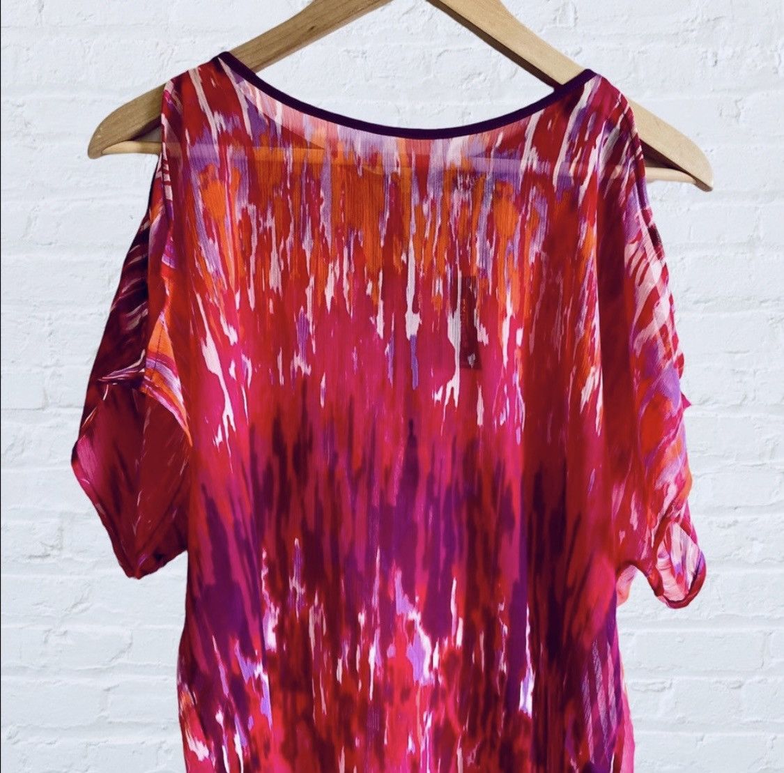 Express EXPRESS ZIP BACK SLIT SLEEVE SHORT SLEEVE COLD SHOULDER TOP Size XS / US 0-2 / IT 36-38 - 11 Thumbnail