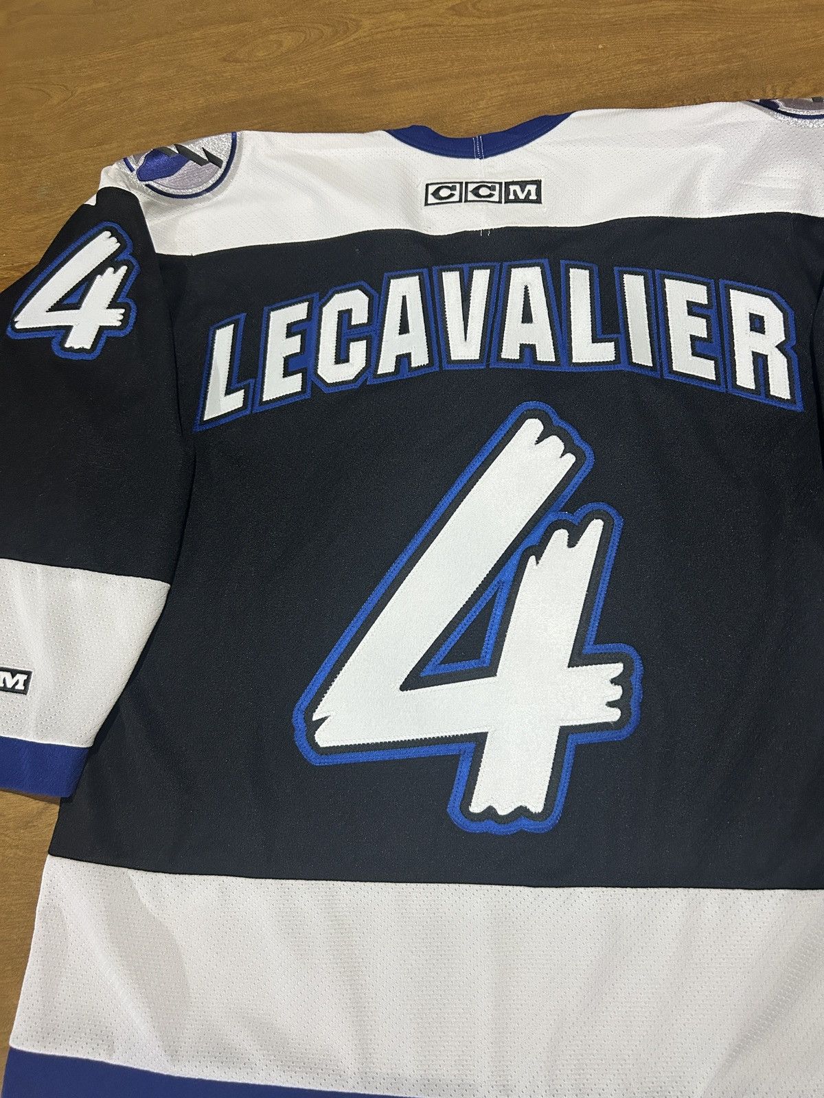 Ccm Vintage Tampa Bay Lightning Vincent Lecavalier NHL Jersey Size US M / EU 48-50 / 2 - 6 Thumbnail
