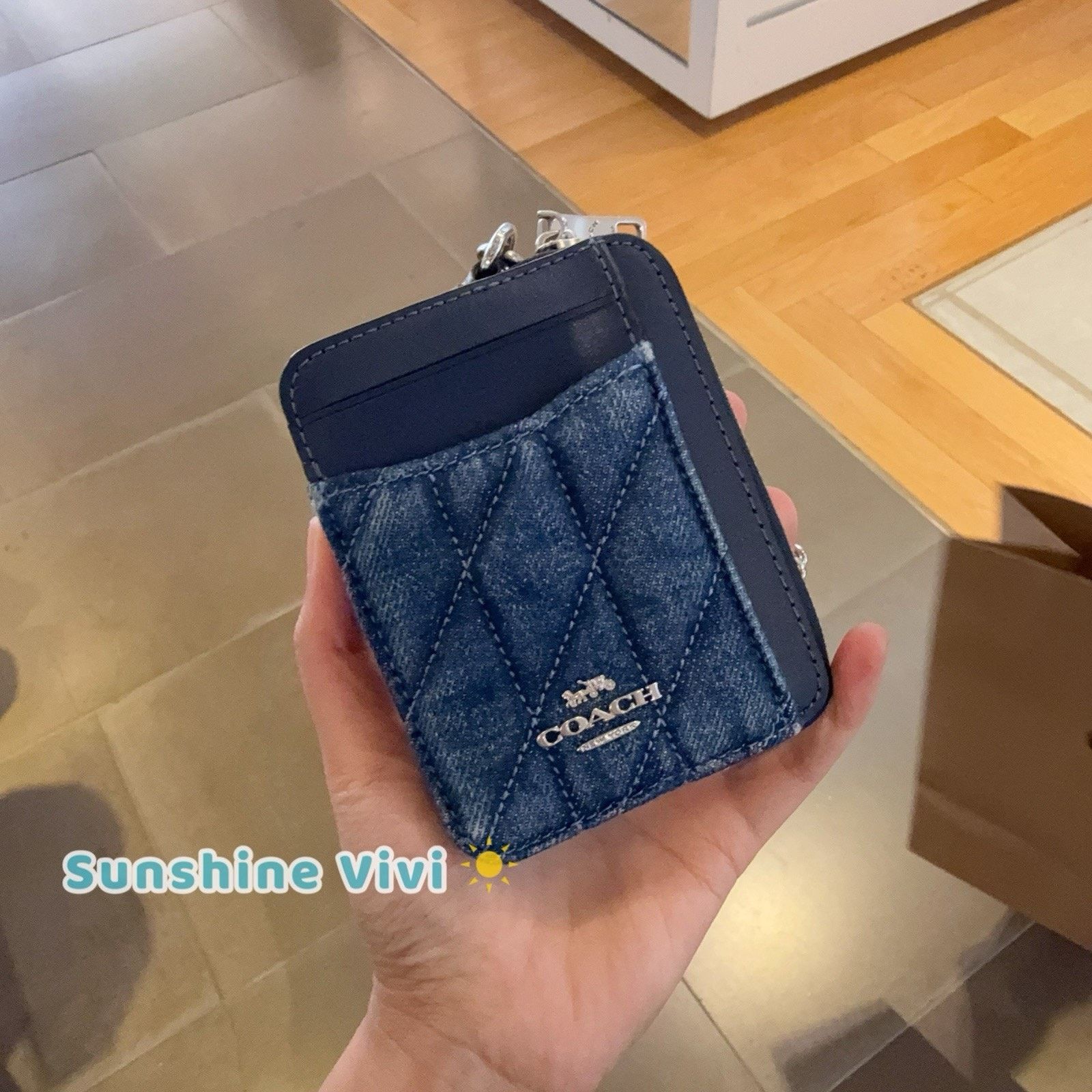 Coach NWT Coach Zip Card Case With Quilting CAR26 Silver