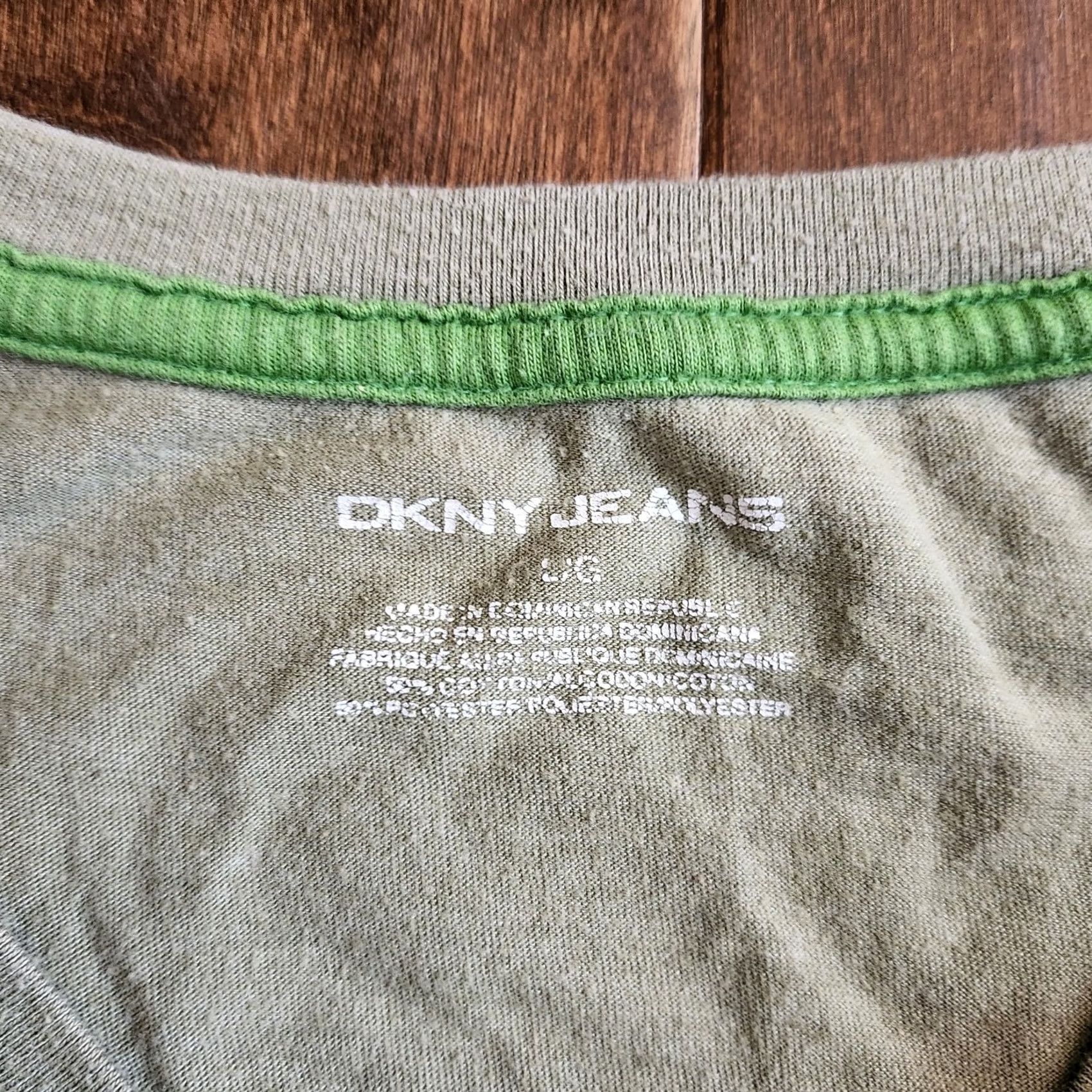 DKNY DKNY T-Shirt Men Green V-Neck Short Sleeve Size L Regular Cotton Polyester Graphic Print Shirt Mens Size US L / EU 52-54 / 3 - 7 Thumbnail