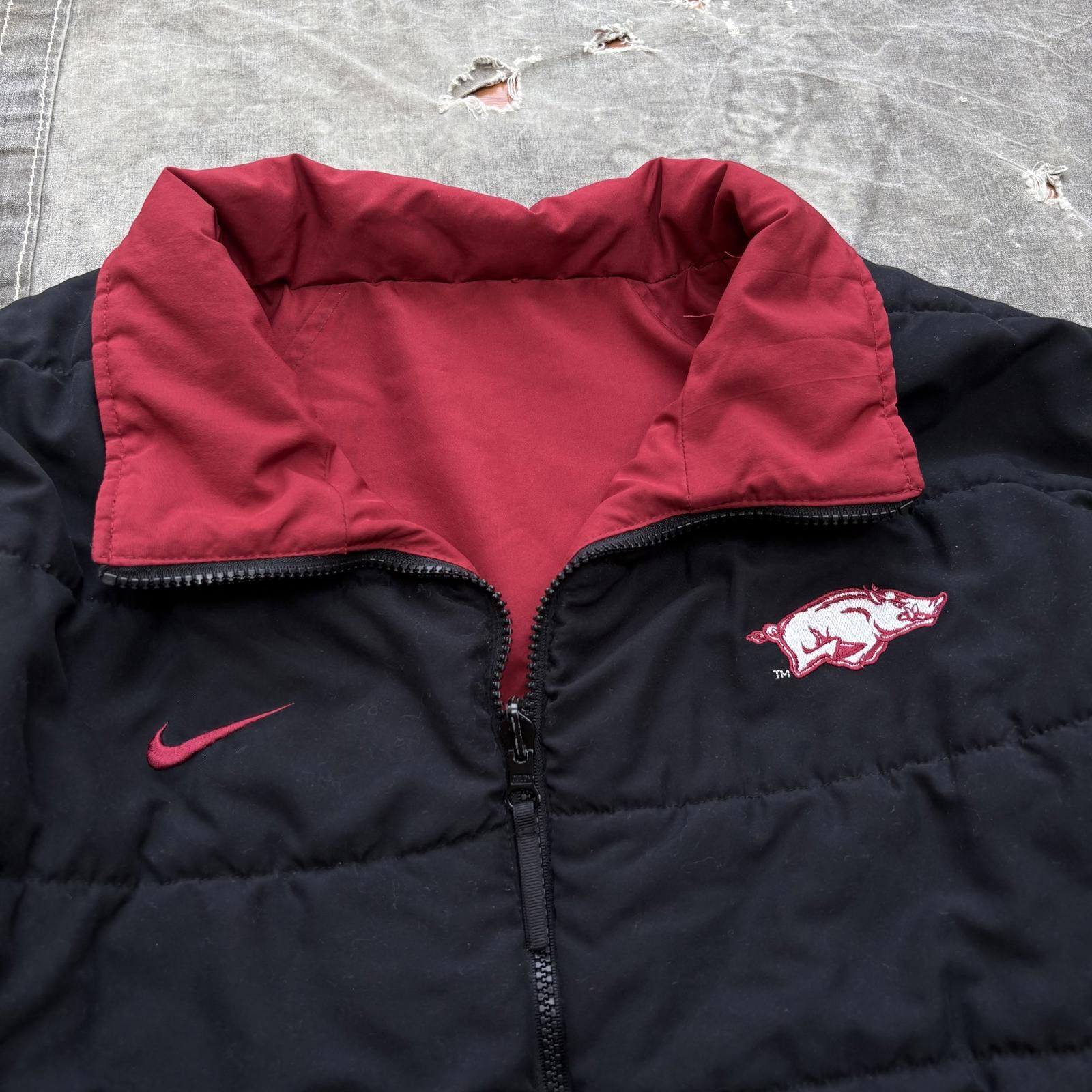 Nike Vintage Y2K Nike Team Arkansas Razorbacks Reversible Puffer Size US XL / EU 56 / 4 - 6 Thumbnail