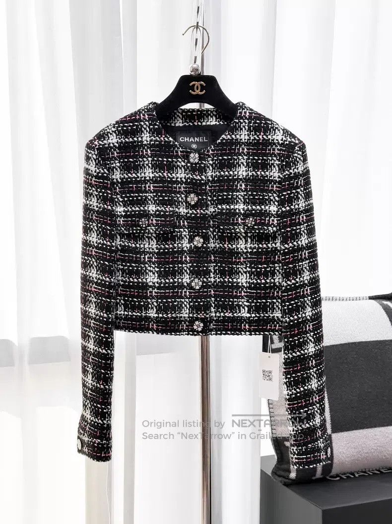 Chanel Chanel Color-matched plaid woven short tweed long-sleeved Size XS / US 0-2 / IT 36-38 - 1 Thumbnail
