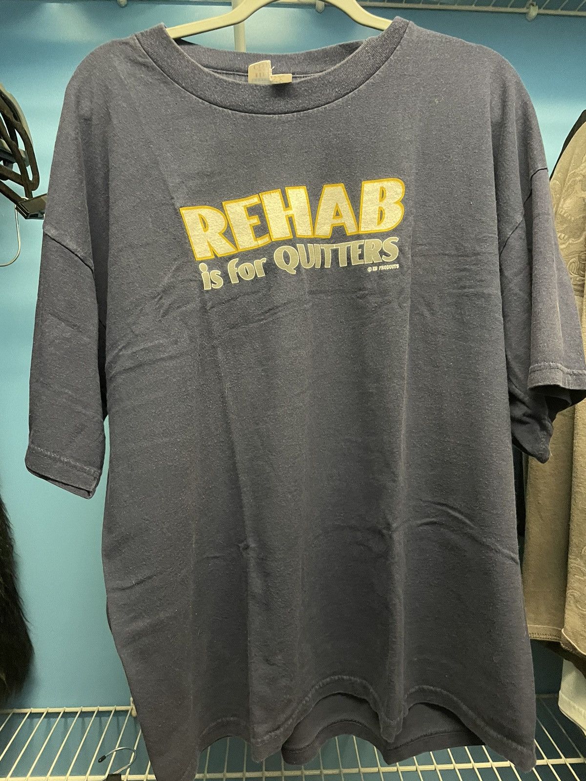 Gildan ‘Rehab is For Quitters’ Rare Vintage Tee Size US L / EU 52-54 / 3 - 1 Thumbnail