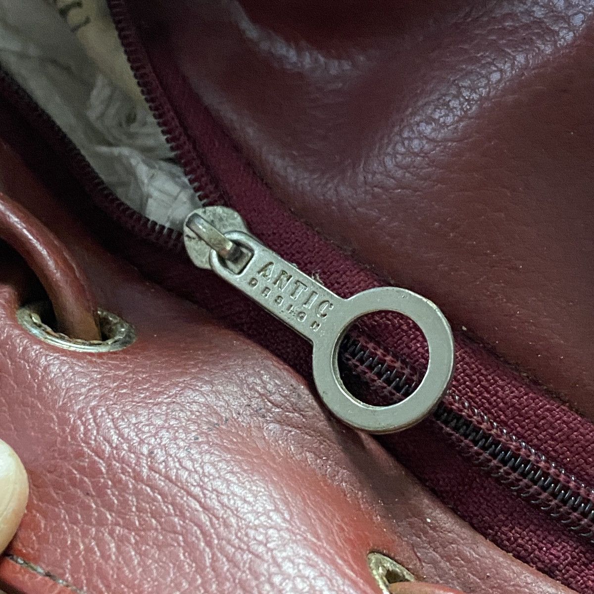 Japanese Brand 2000s Deep Red Drawstirng Leather Shoulder Bag Size ONE SIZE - 7 Thumbnail