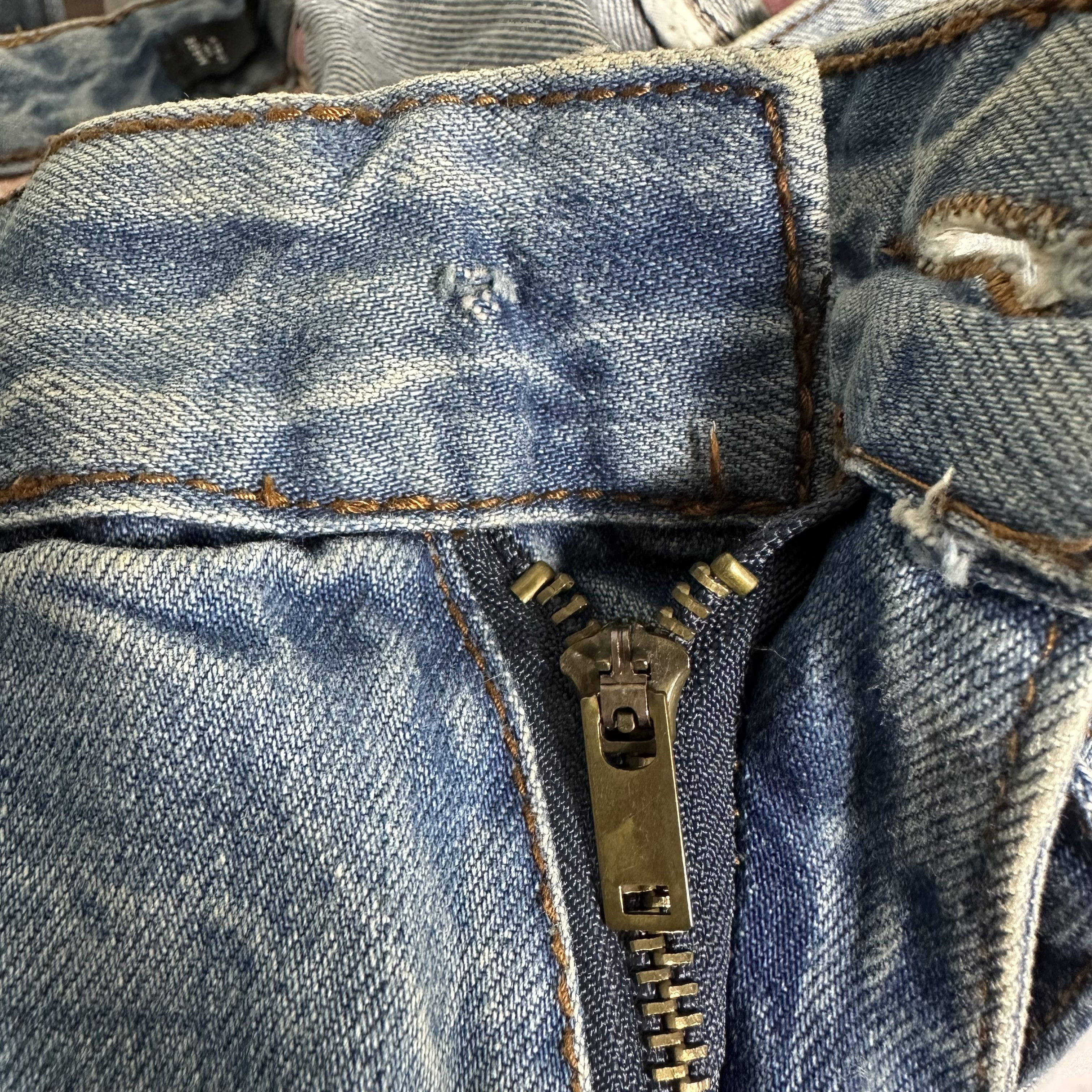Dsquared2 🔥RARE🔥Vintage Dsquared2 Patchwork Distressed Denim Jeans Size US 33 - 8 Thumbnail