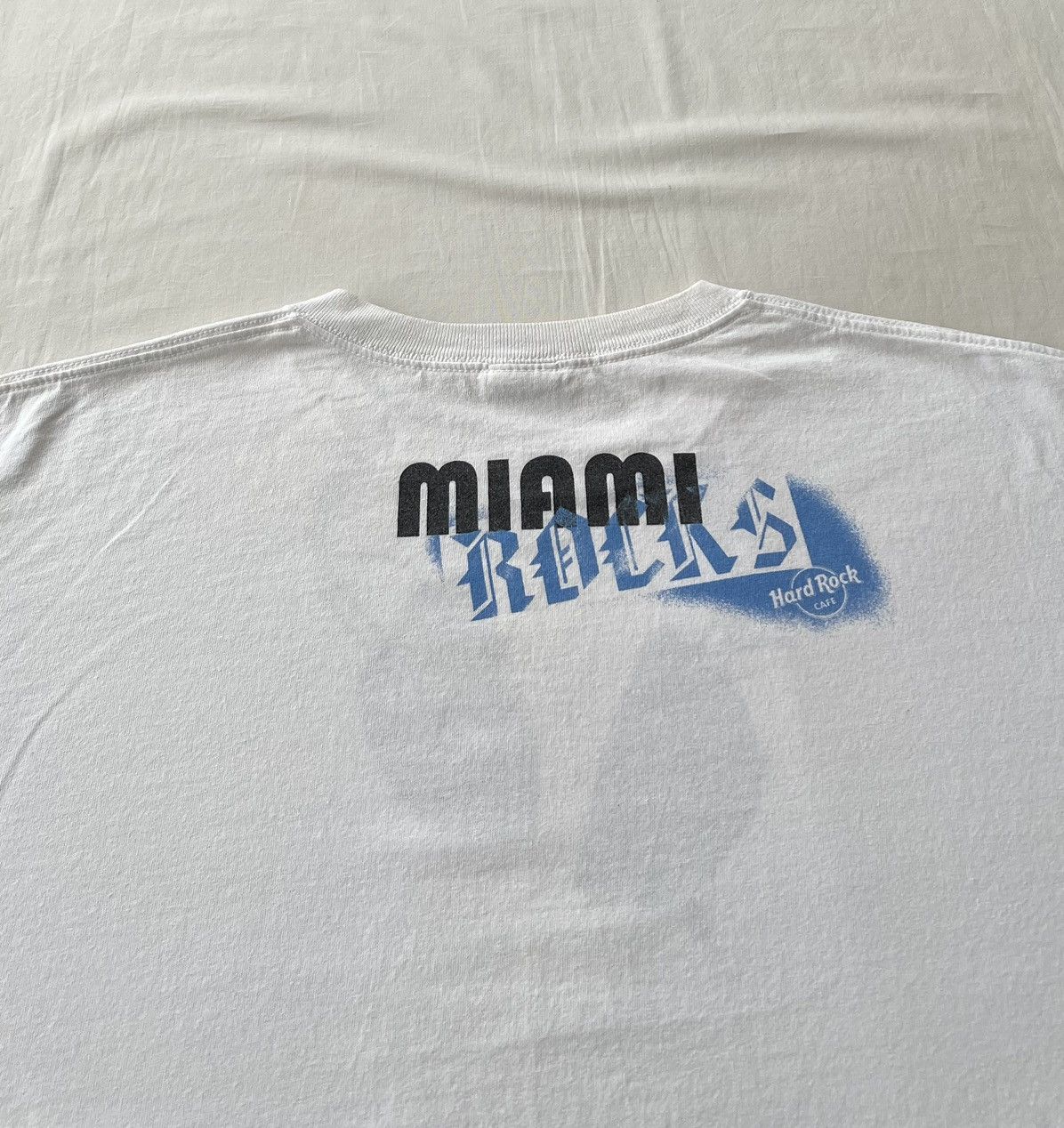 Hard Rock Cafe Vintage 2000s Hard Rock Cafe Headphones Miami Rocks T-shirt Size US XL / EU 56 / 4 - 9 Thumbnail