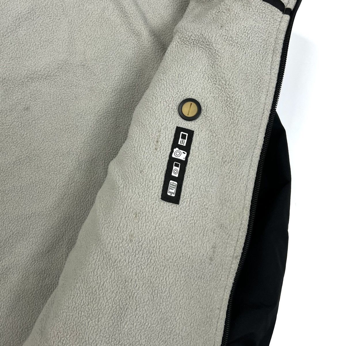 Japanese Brand × Nike × Vintage Vintage Nike Logo Black Casual Y2K Fleece Jacket Size M/L Size US M / EU 48-50 / 2 - 13 Thumbnail