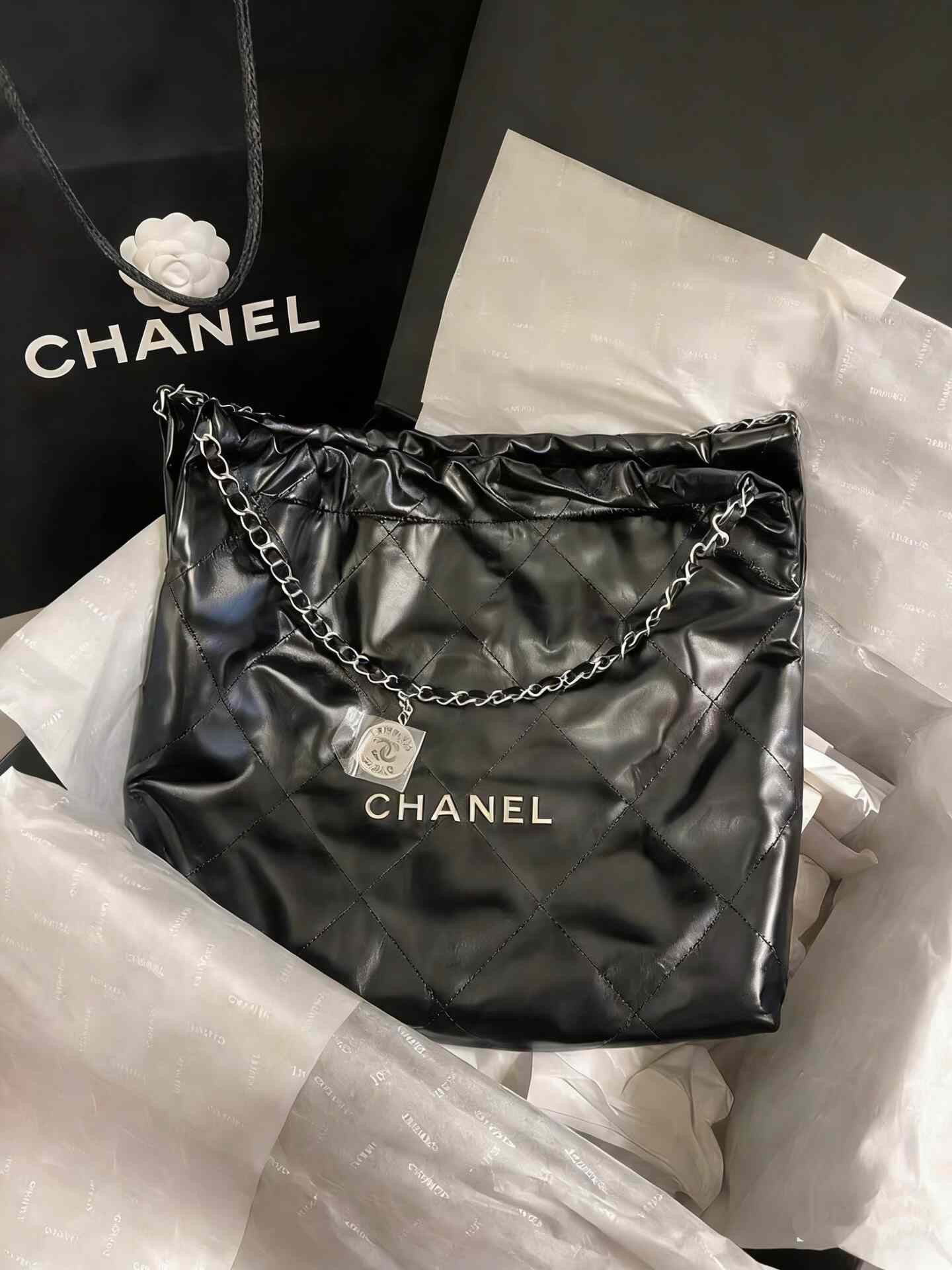 Chanel Pre-loved Bag Very good condition Size ONE SIZE - 1 Thumbnail