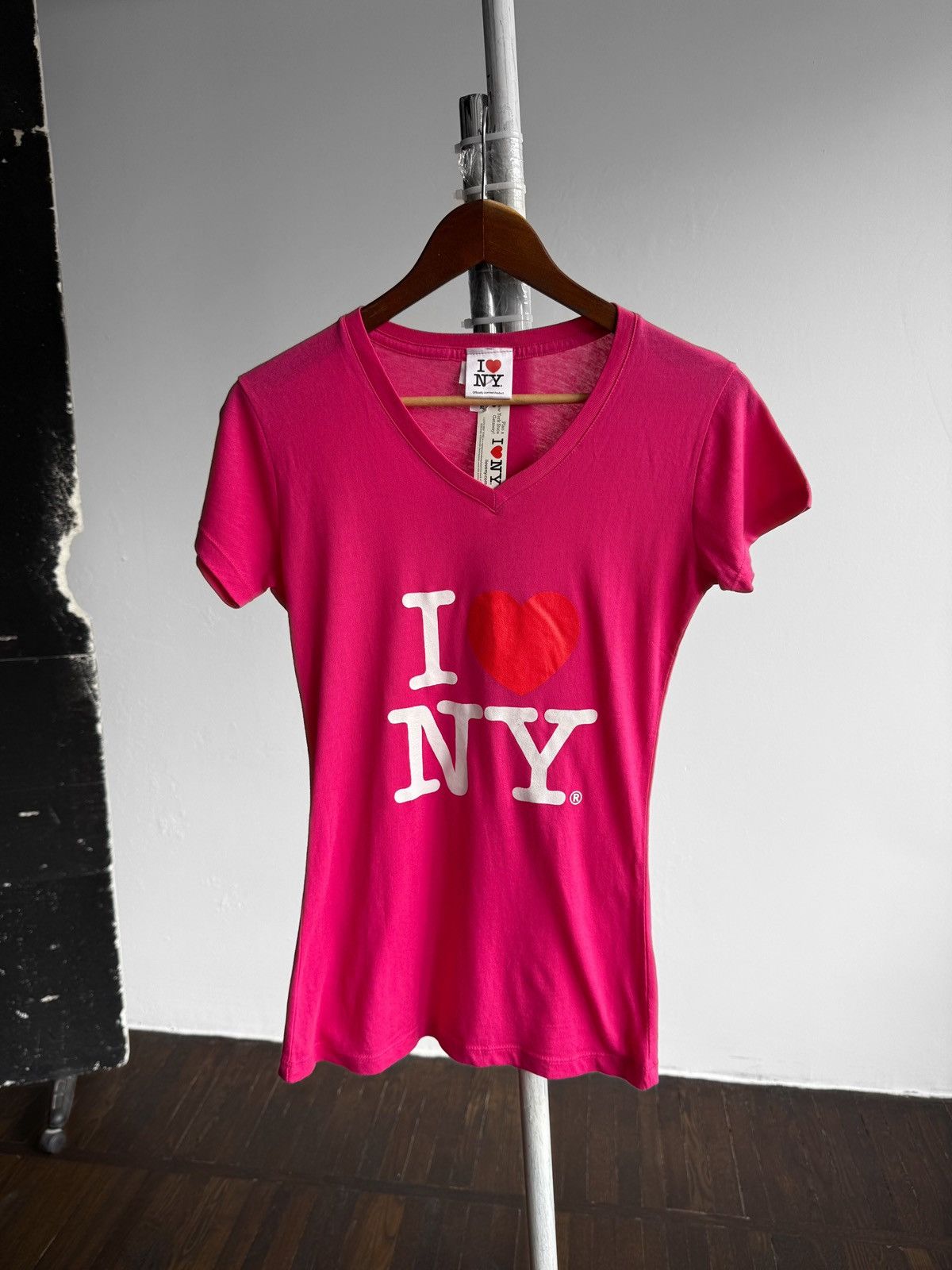 Designer I Love NY Womens Pink V-Neck Graphic Print Souvenir T-Shirt Size XL / US 12-14 / IT 48-50 - 1 Thumbnail