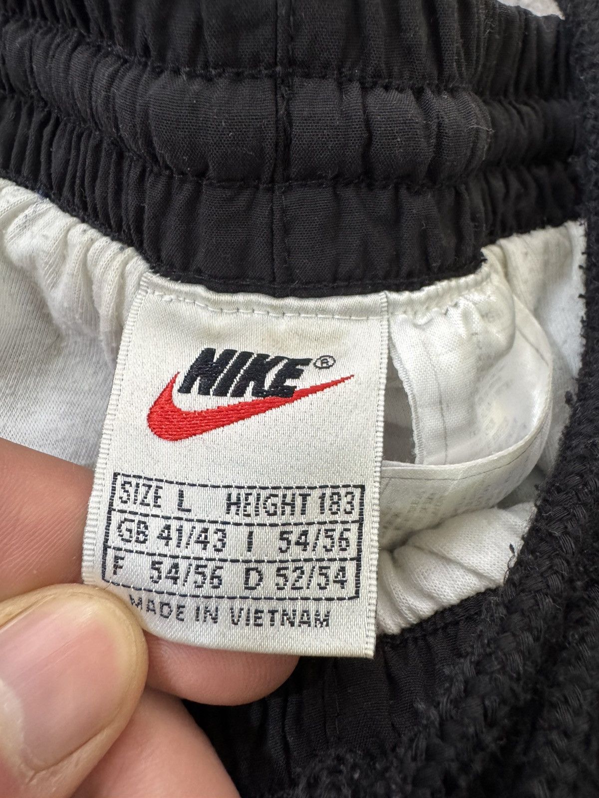 Nike Vintage Nike Nylon Sweatpants Y2K Size US 34 / EU 50 - 5 Thumbnail