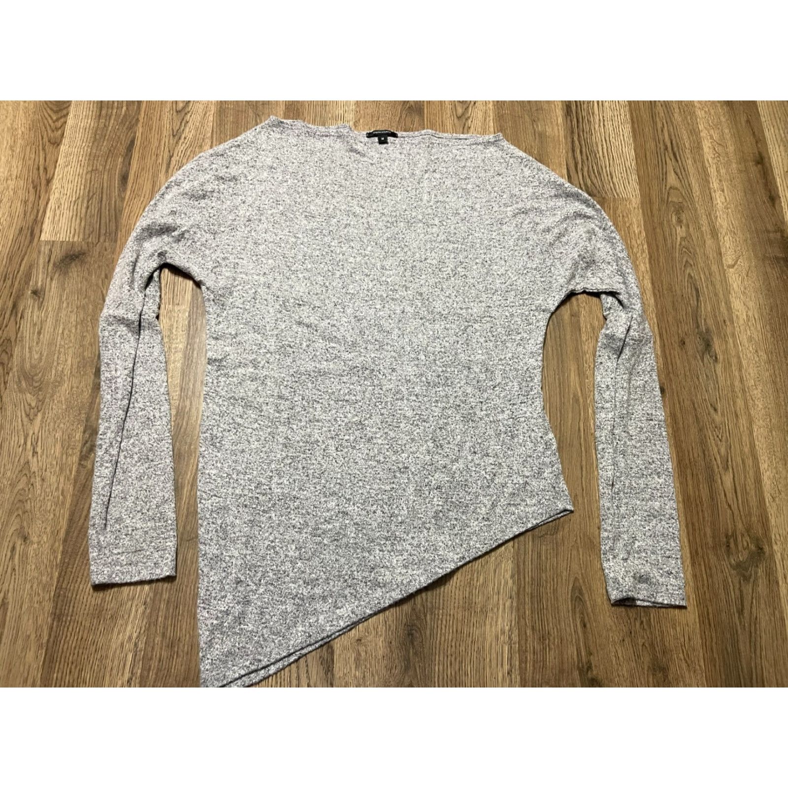 Vintage Stella & Dot Shirt Womens Size Medium Gray Long Sleeve Asymmetrical Hem T-Shirt Regular Modern Casual Size M / US 6-8 / IT 42-44 - 2 Thumbnail