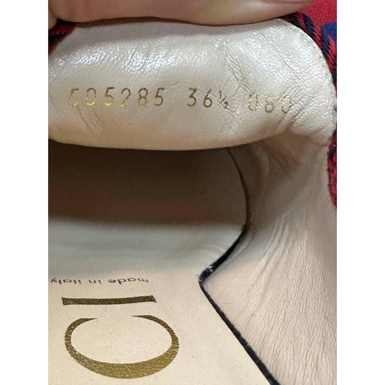 Gucci Gucci Women's Black Velvet Emellished Bow Mules sz.36.5 Size US 6.5 / IT 36.5 - 9 Thumbnail