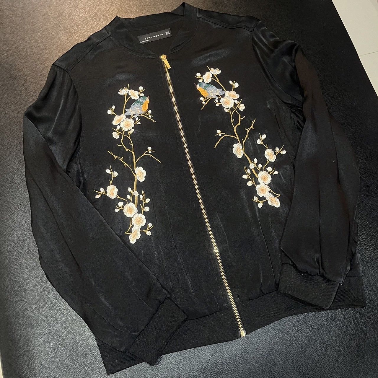 Zara Zara Black Asian Cherry Blossom Embroidered Satin Jacket Size S / US 4 / IT 40 - 5 Thumbnail
