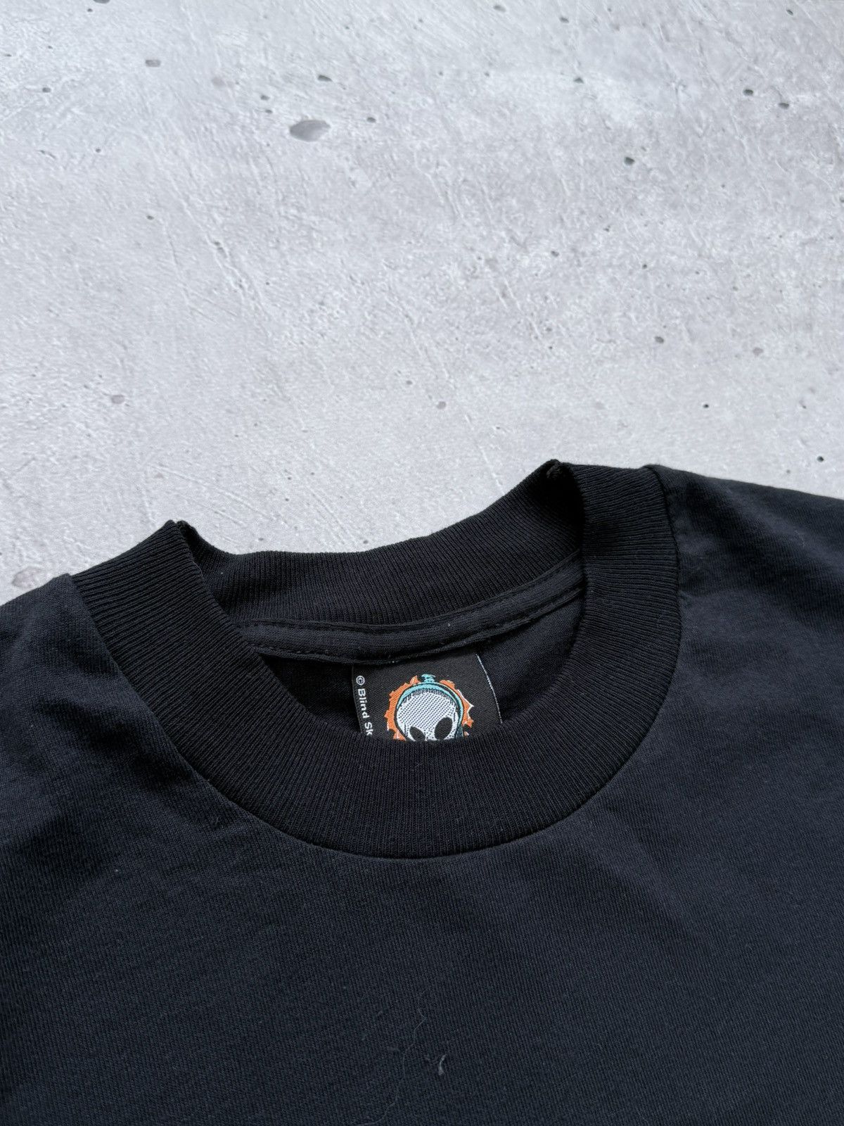 Blind Skateboards Vintage 2000s Blind Skateboards Graphic T-Shirt Size US L / EU 52-54 / 3 - 5 Thumbnail