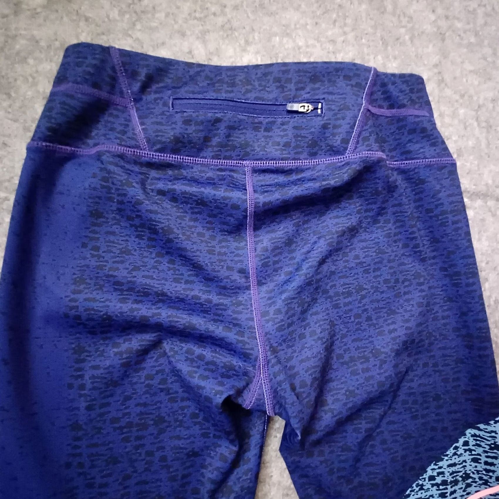 Athleta Athleta Tights Womens Small Blue Coral Reflective Sonar 7/8 Back Pocket Zip Size ONE SIZE - 3 Thumbnail
