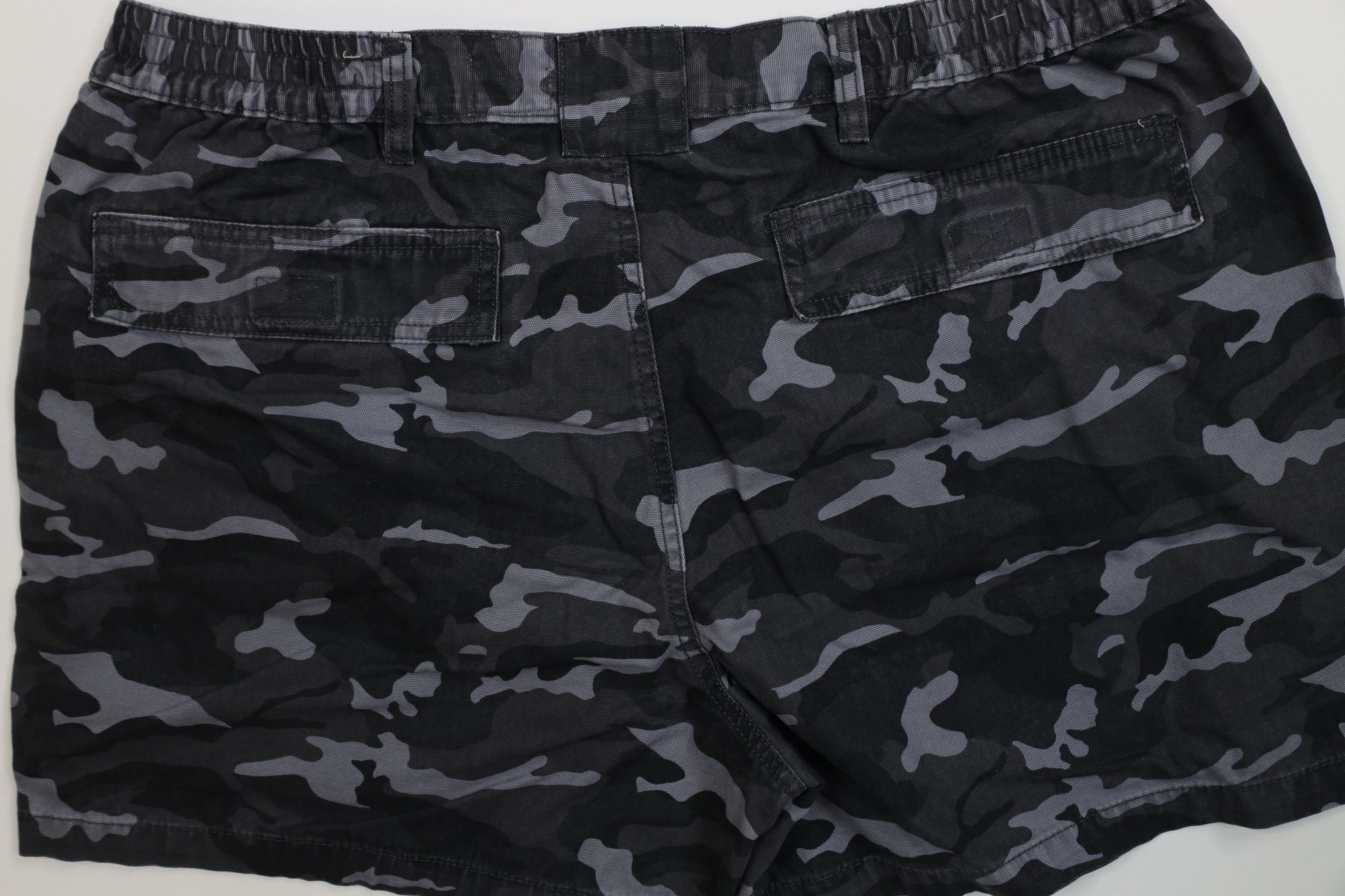 Vintage Vintage Y2K Streetwear Canvas Above Knee Cargo Shorts 5" Size US 40 / EU 56 - 9 Thumbnail