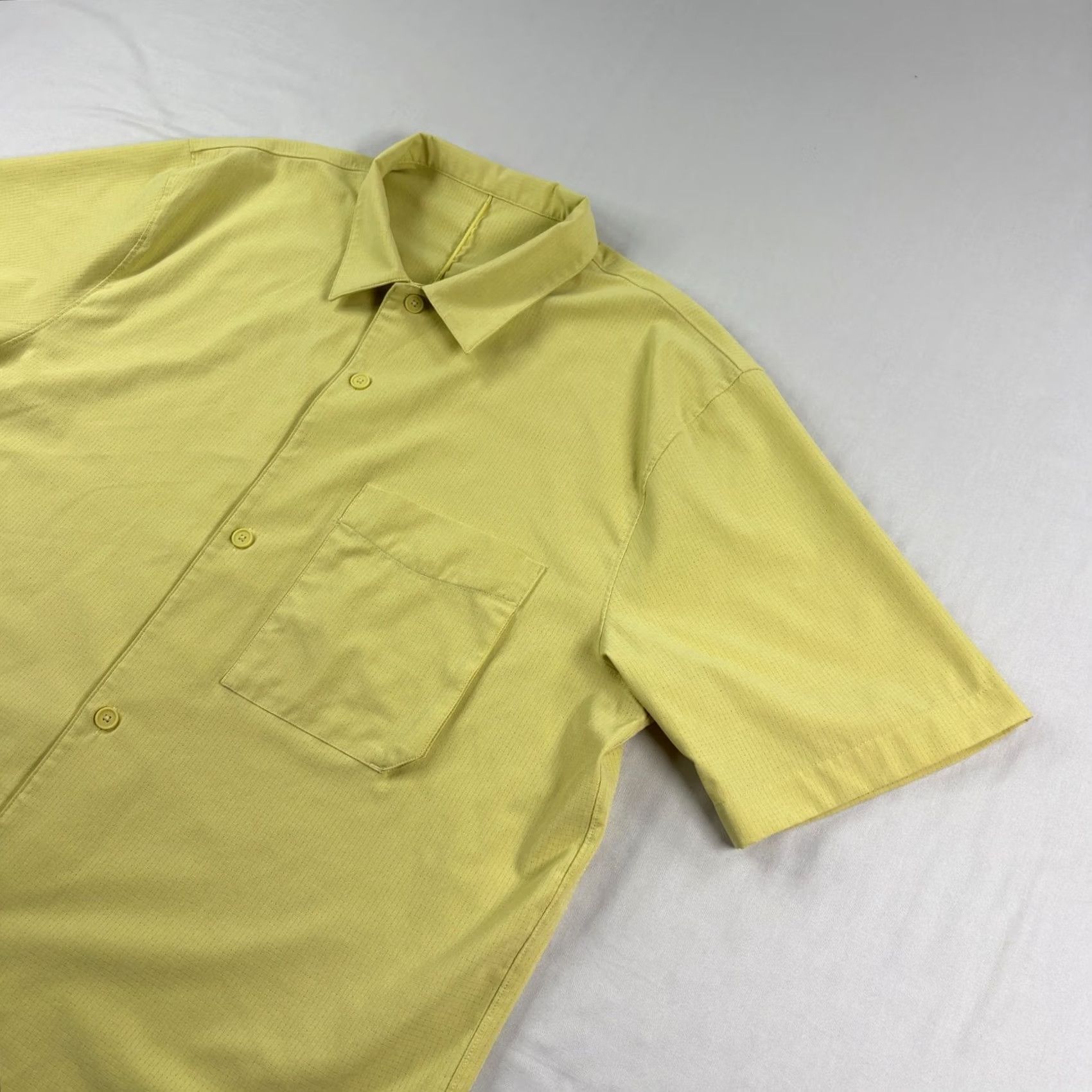 Lululemon Lululemon Shirt Men XL Yellow Button-Up Stretch Casual Camp Ripstop Short Sleeve Collared Pockets Size US XL / EU 56 / 4 - 3 Thumbnail