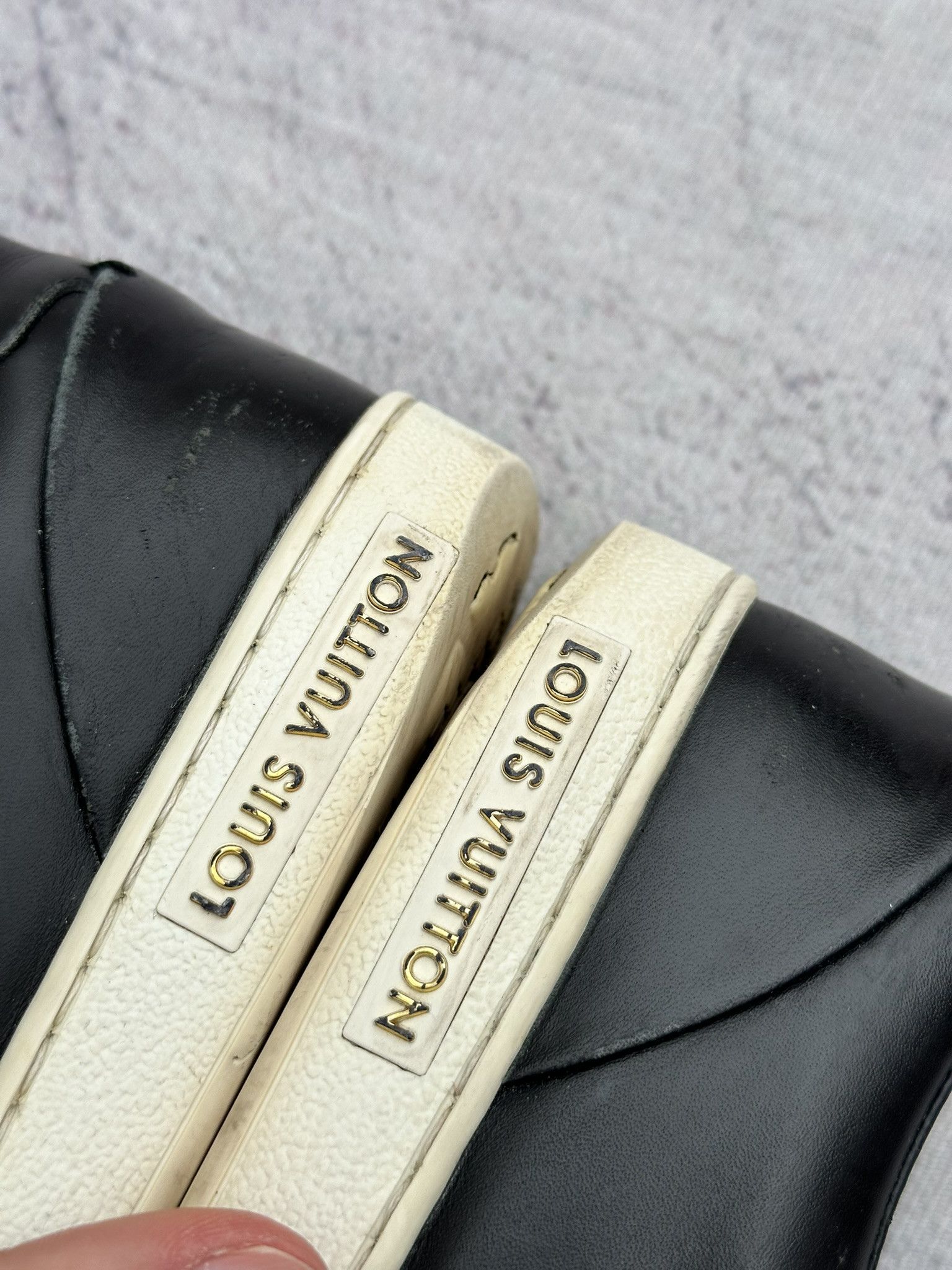 Louis Vuitton Louis Vuitton Frontrow Sneakers LV Metal Lace Logo Leather Size US 5.5 / IT 35.5 - 7 Thumbnail