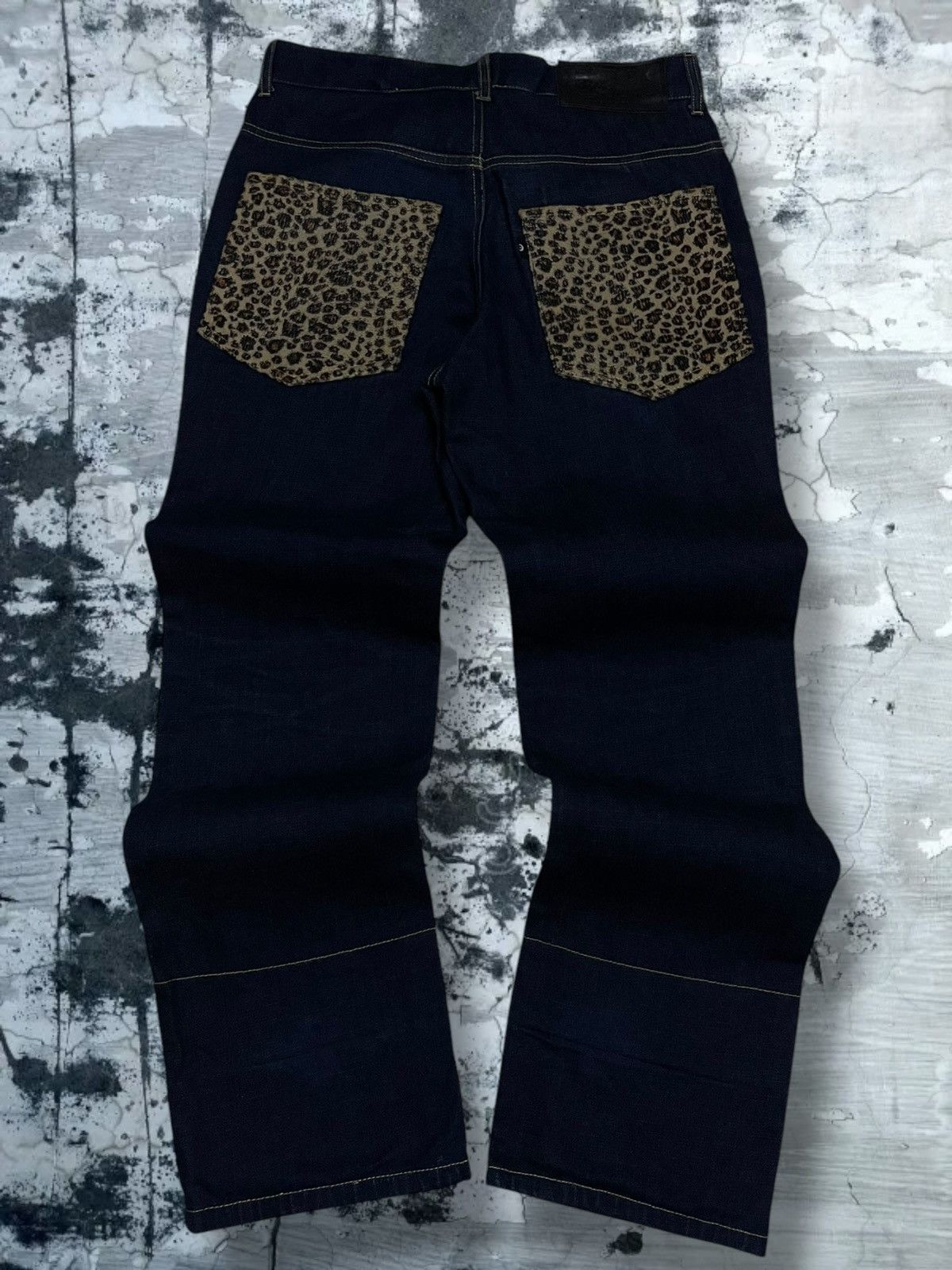 Japanese Brand Vintage Rare Japan Designer Ills Garments Leopard Art Denim Size US 32 / EU 48 - 9 Thumbnail