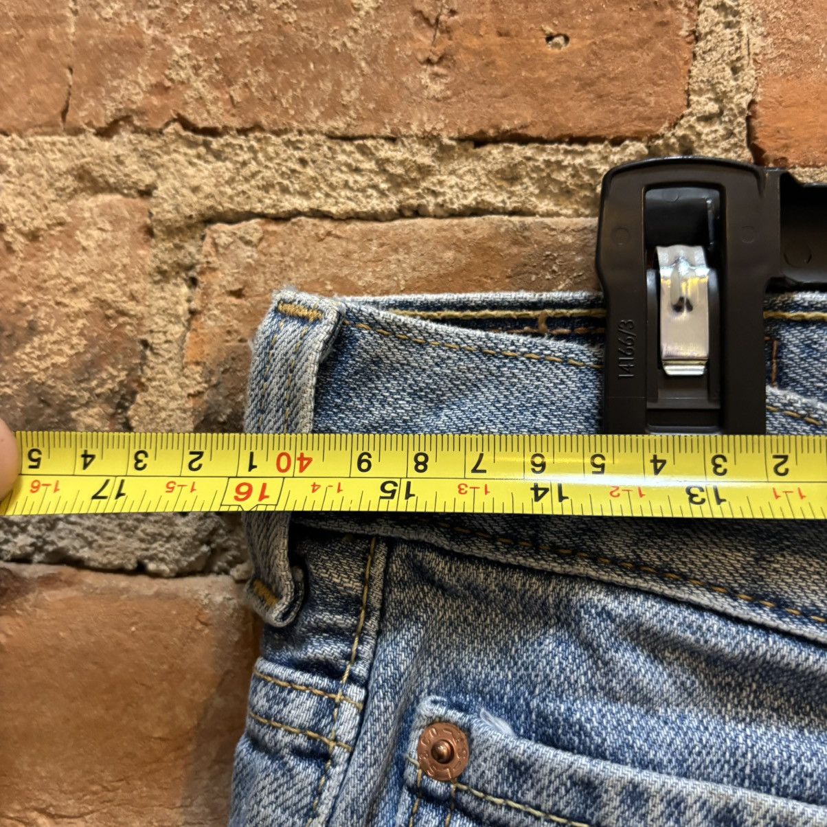 Levi's × Vintage $60 Y2K Levi’s Jean Shorts Size US 33 - 7 Thumbnail