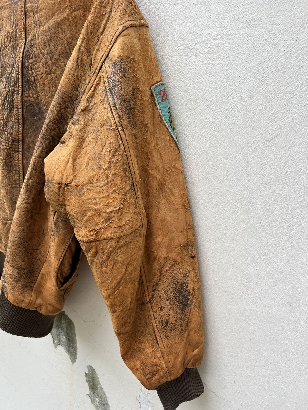 Leather Trashed 80s DEUX 2C Distressed A-2 Flight Leather Jacket Size US L / EU 52-54 / 3 - 18 Thumbnail