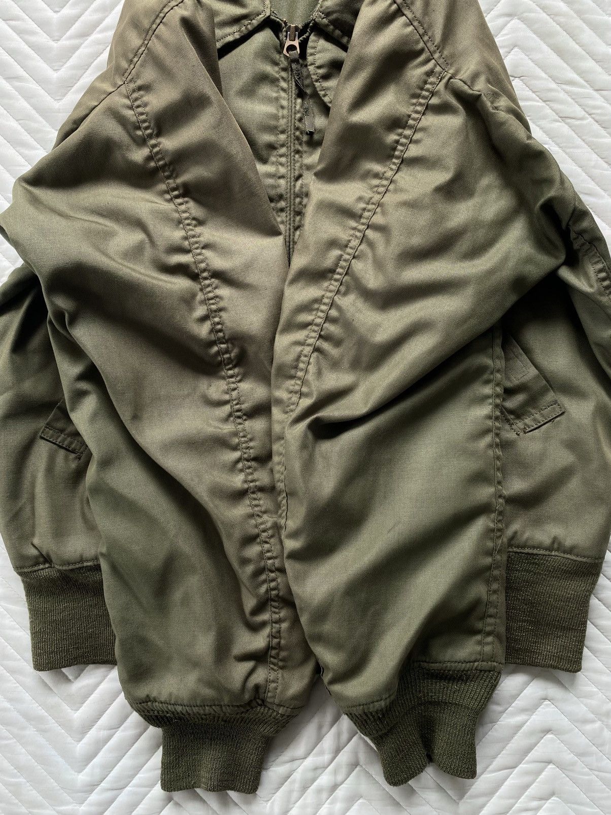 Vintage Cold Weather Combat Vehicle (CVC) Jacket – US Army Issue 🇺🇸 Size US S / EU 44-46 / 1 - 6 Thumbnail
