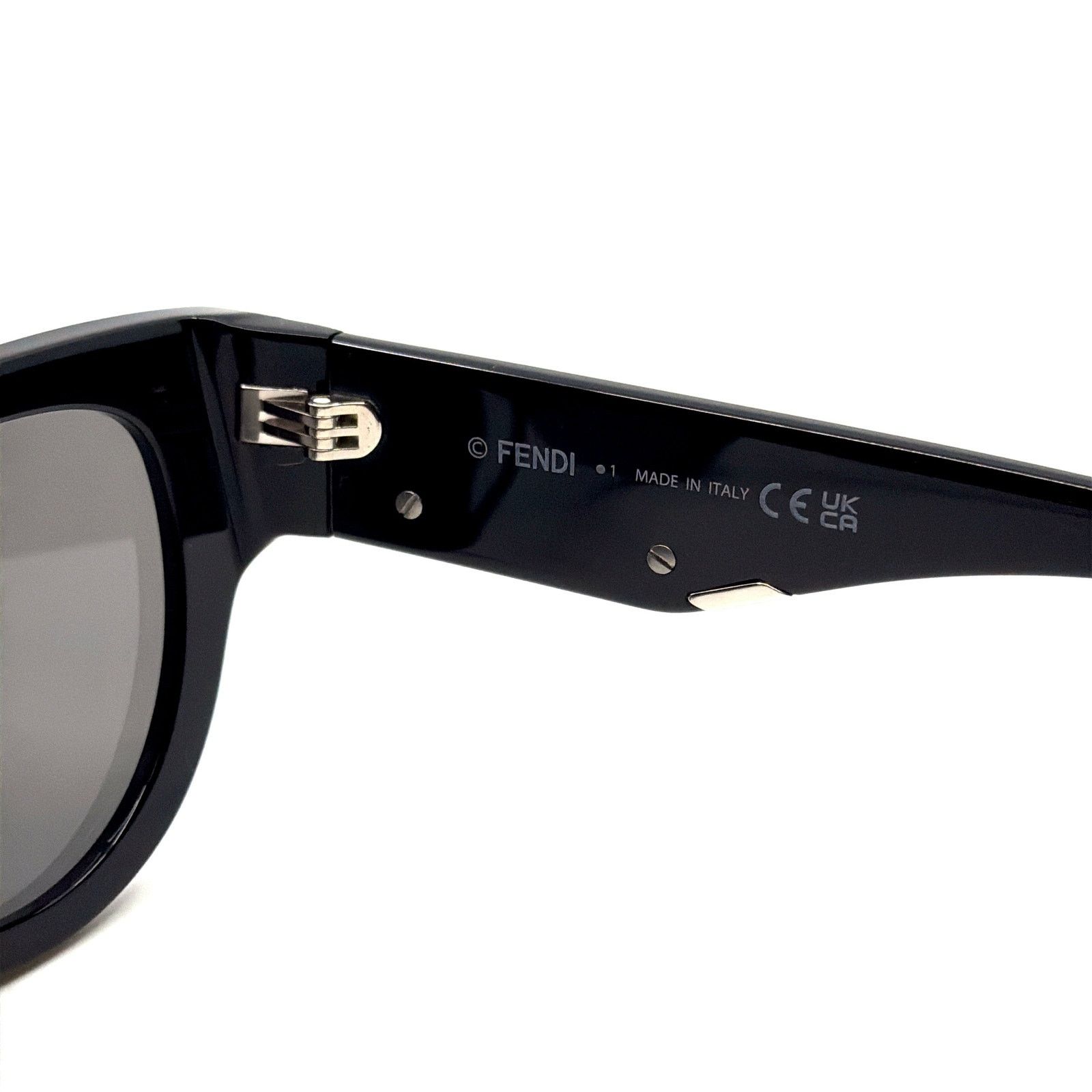 Fendi New!!! FENDI Sunglasses FE40135F 01A Authentic Size ONE SIZE - 9 Thumbnail