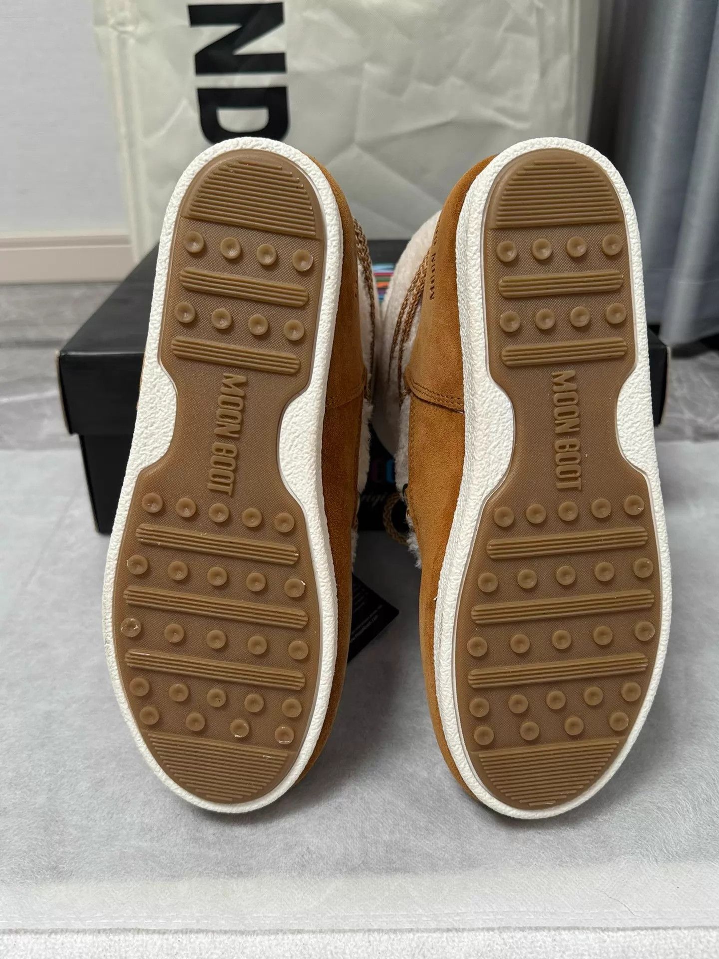 Moon Boot Moon Boot Far Side Low 38 Whiskey Snow Boots Size US 7.5 / IT 37.5 - 5 Thumbnail
