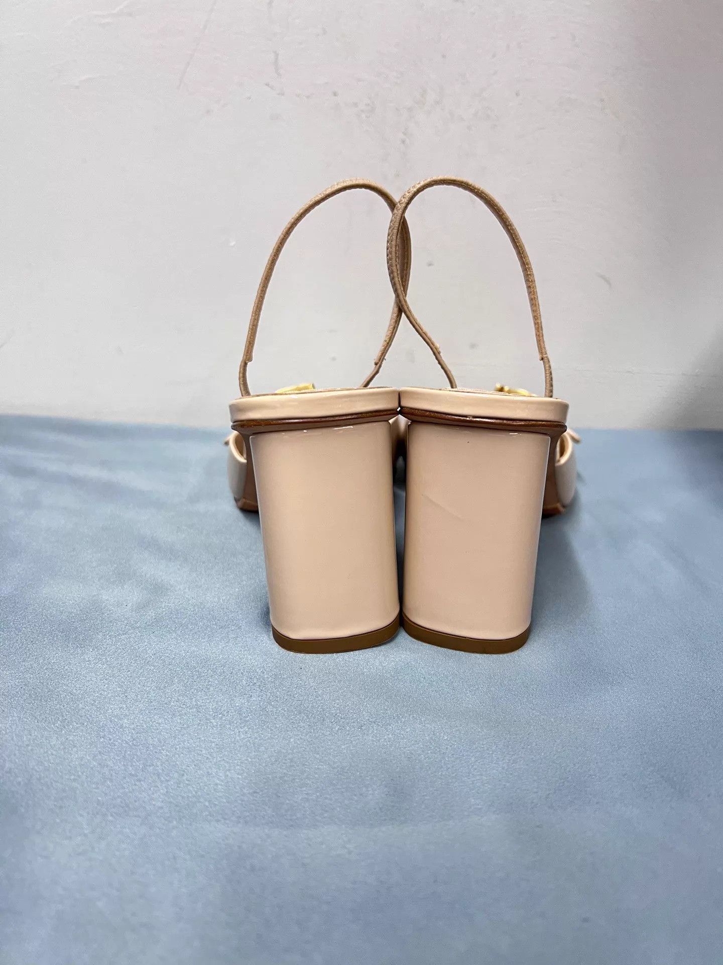 Dior Dior C'est Dior Nude Patent Leather Round-Toe Block Heel 36 Size US 5.5 / IT 35.5 - 3 Thumbnail