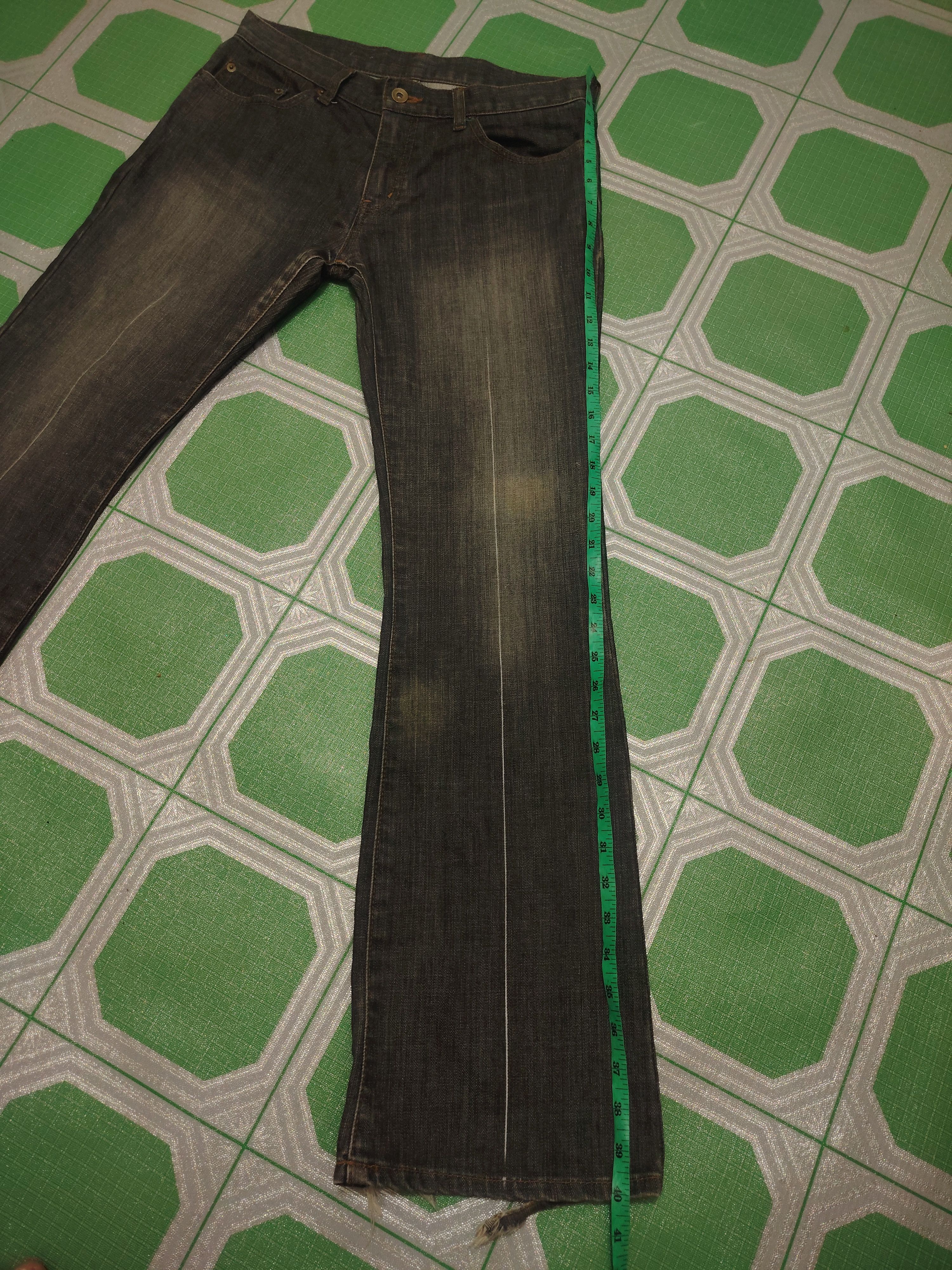 Undercover × Uniqlo Japanese uniqlo flare jeans distressed jeans rare lining Size US 30 / EU 46 - 21 Thumbnail