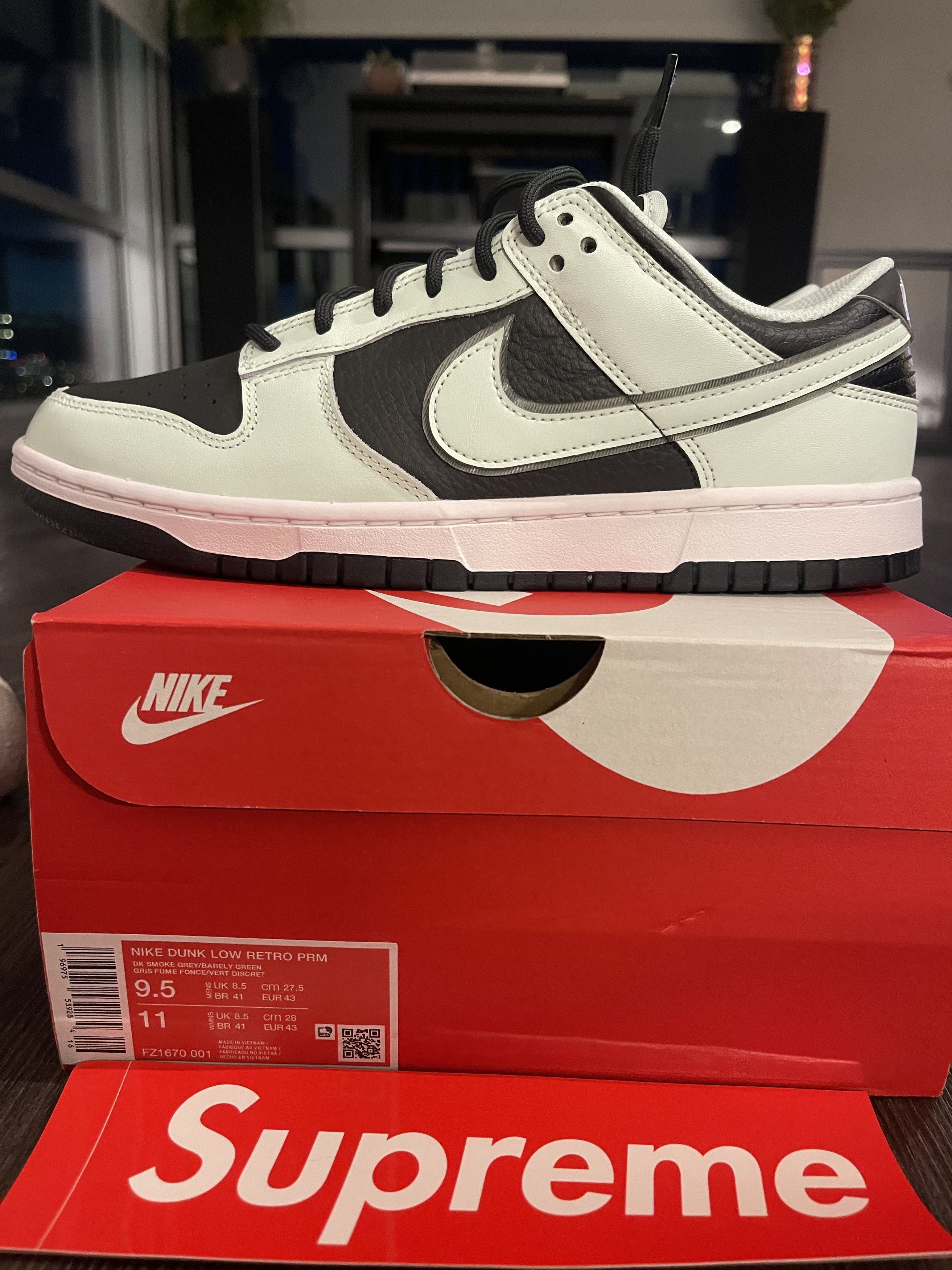 Nike Nike Dunk Premium Low Barely Green Size US 9.5 / EU 42-43 - 5 Thumbnail