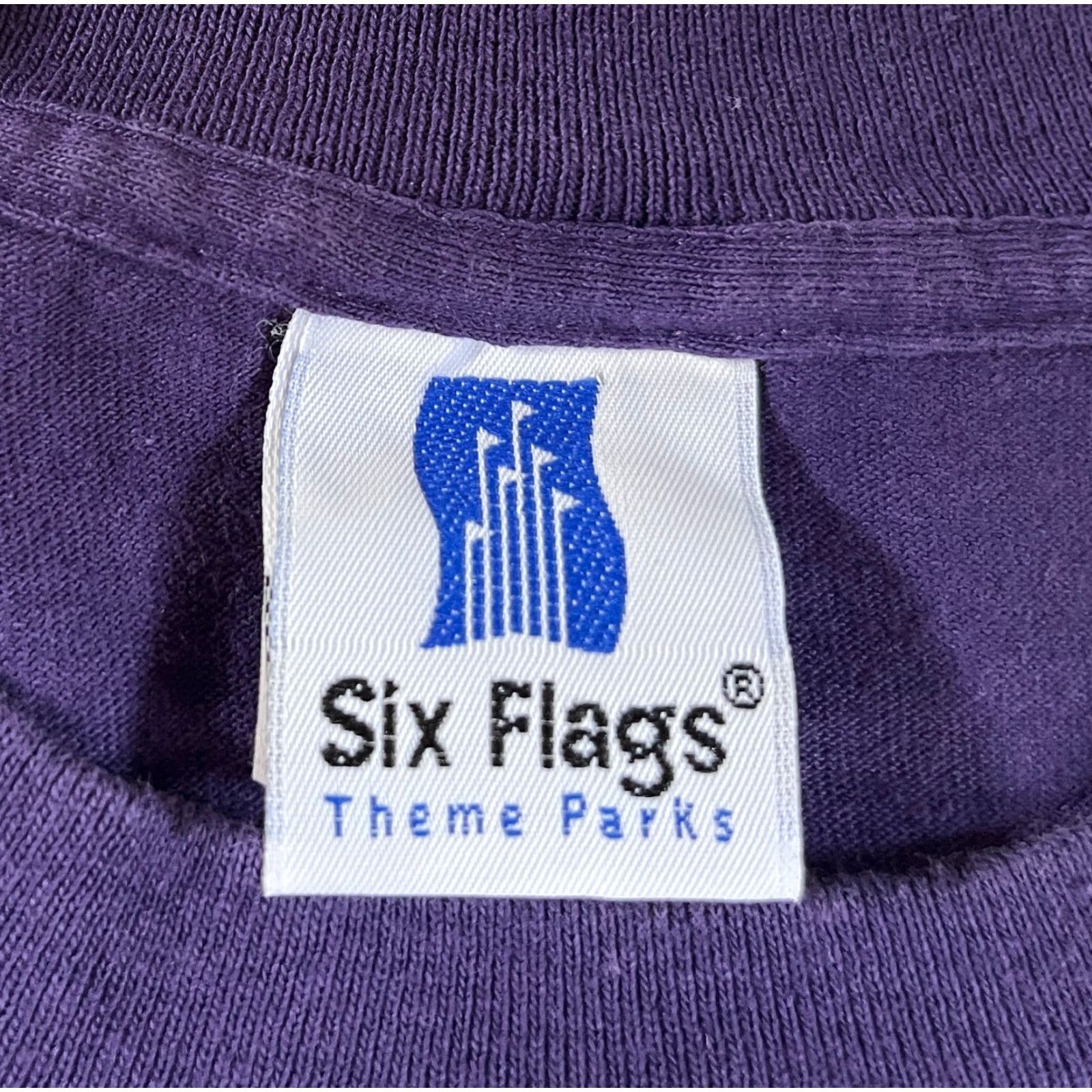 Vintage VINTAGE Six Flags Warner Bros Sylvester & Tweety T-Shirt Unisex Adults 2XL Purple 90s Shirt Size US XXL / EU 58 / 5 - 6 Thumbnail