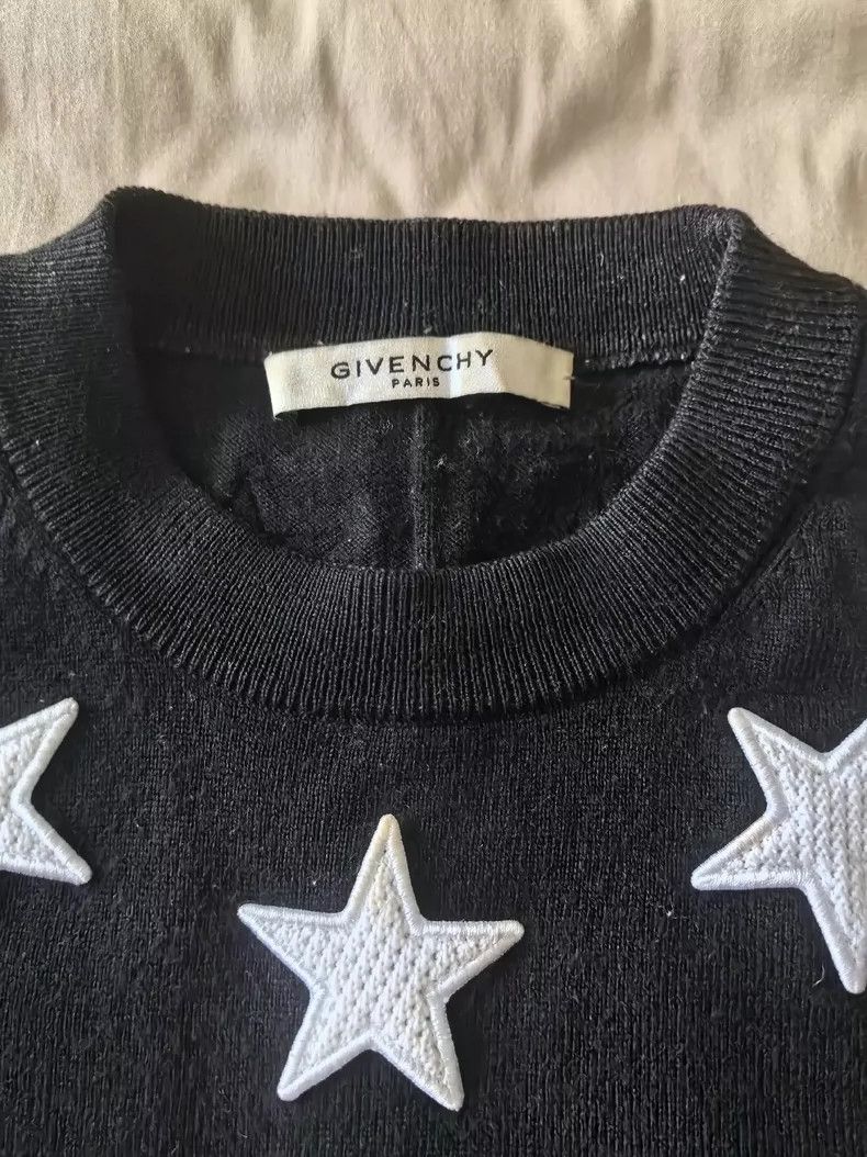 Givenchy Givenchy ⭐️Knitted sweater/top, size small Size US S / EU 44-46 / 1 - 3 Thumbnail