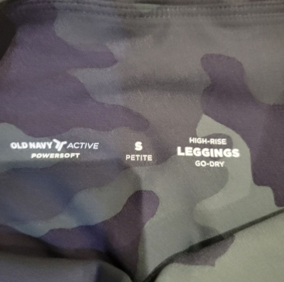 Old Navy Old Navy Leggings Camo Hi-Rise PowerSoft NWOT SP Size 28" / US 6 / IT 42 - 8 Thumbnail