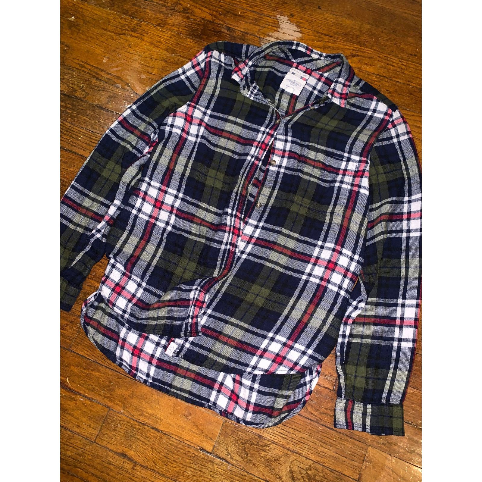 American Eagle Outfitters American Eagle Boyfriend Fit Flannel Shirt Womens L Plaid Size L / US 10 / IT 46 - 5 Thumbnail