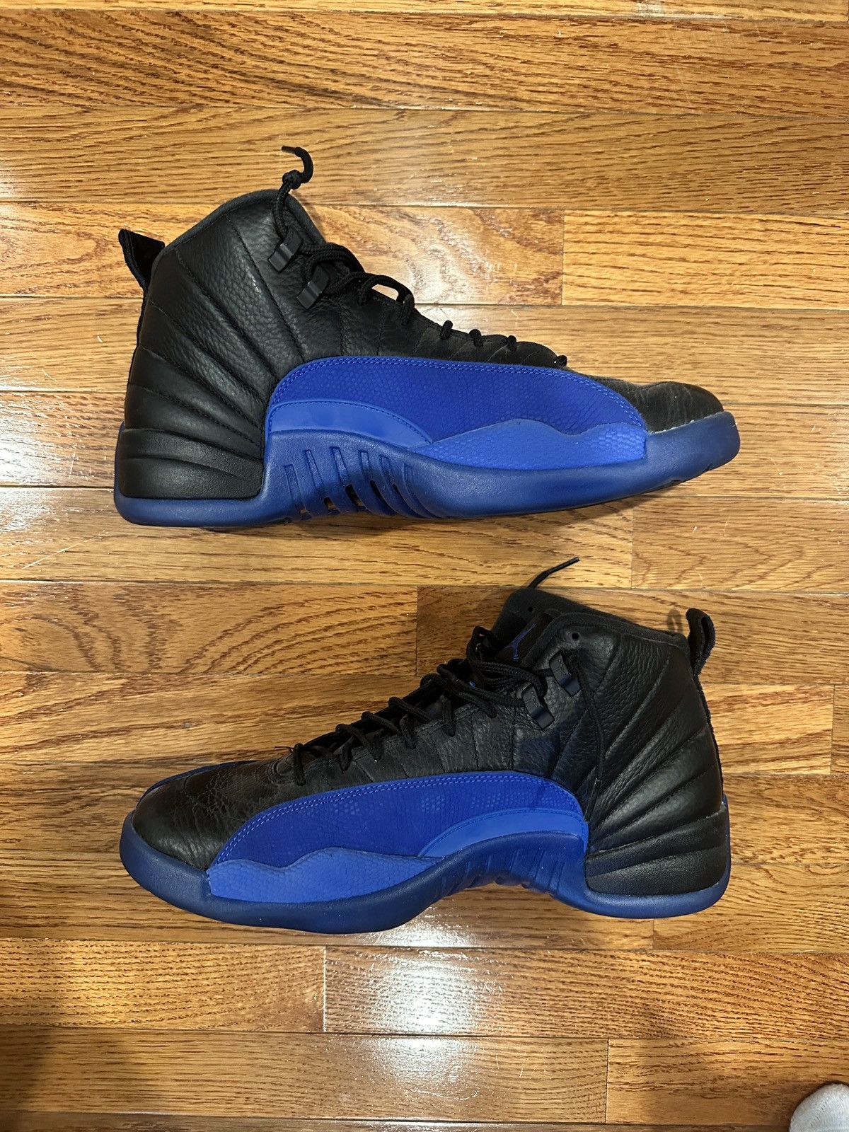 Jordan Brand Jordan 12 Black and Blue Size US 13 / EU 46 - 2 Thumbnail