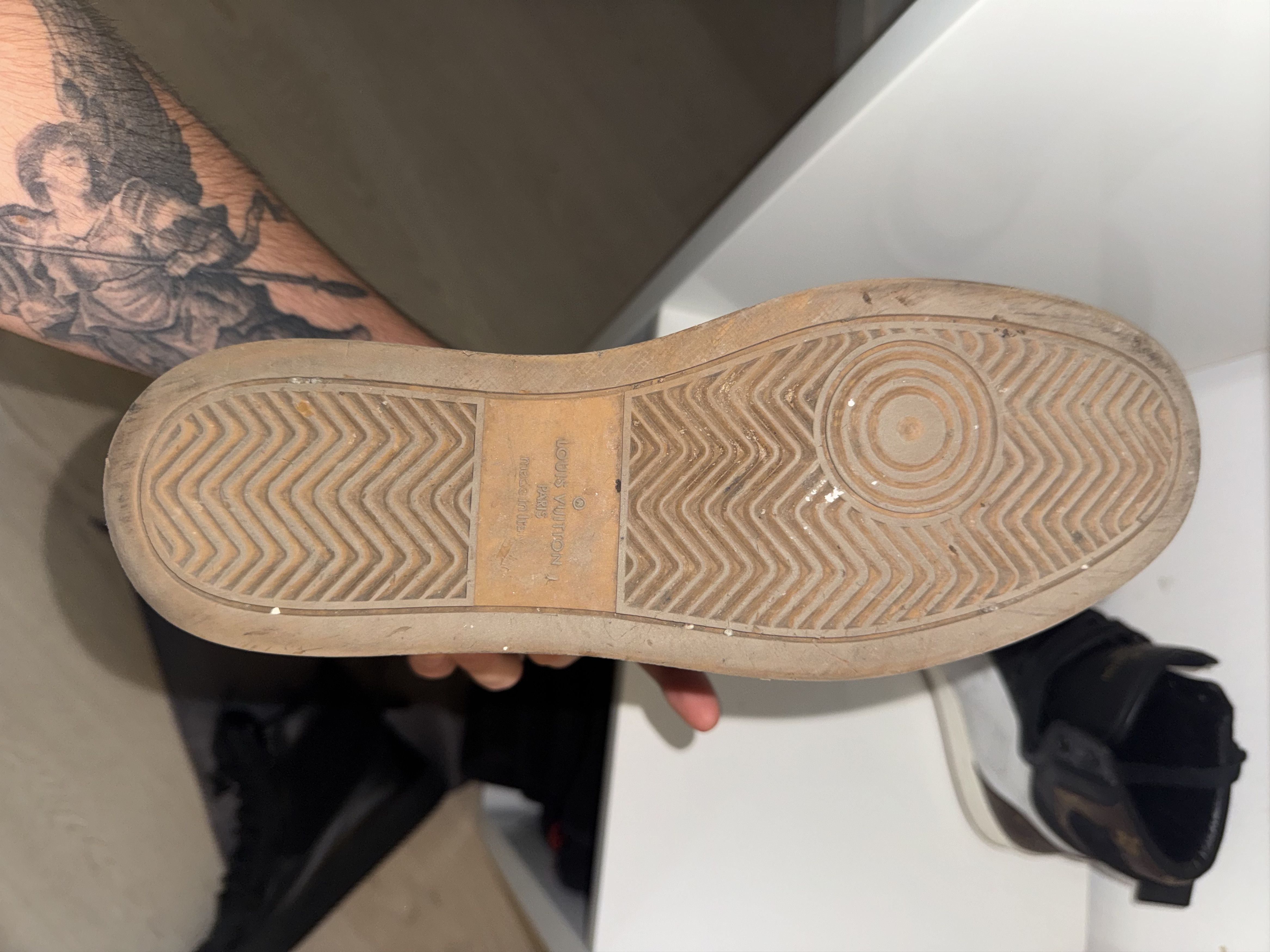 Louis Vuitton Louis Vuitton Rivoli Sneakers Size US 9.5 / EU 42-43 - 4 Thumbnail