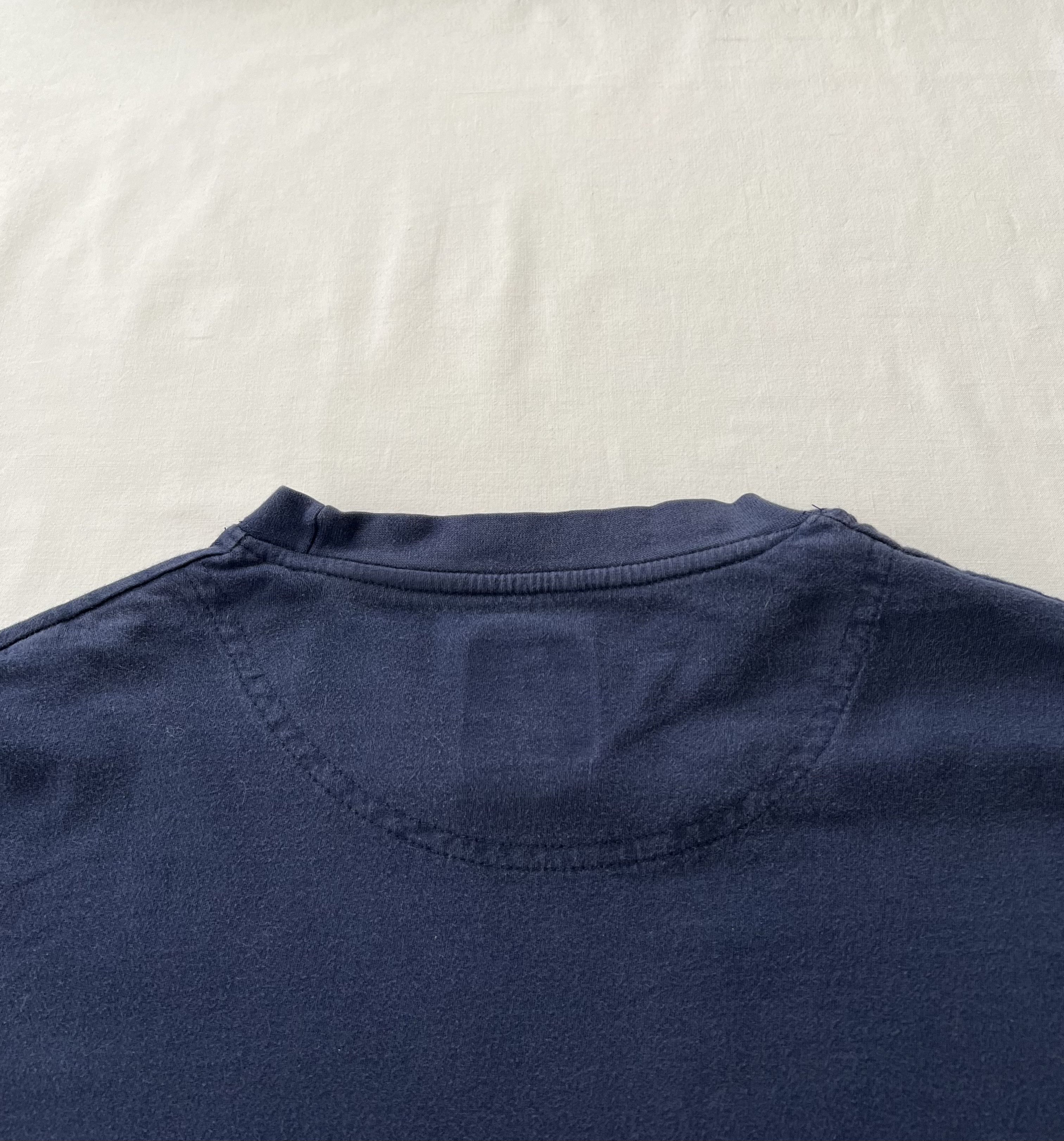 Jack Wolfskin Vintage 2000s Jack Wolfskins Wolf Navy T-shirt Size US L / EU 52-54 / 3 - 10 Thumbnail