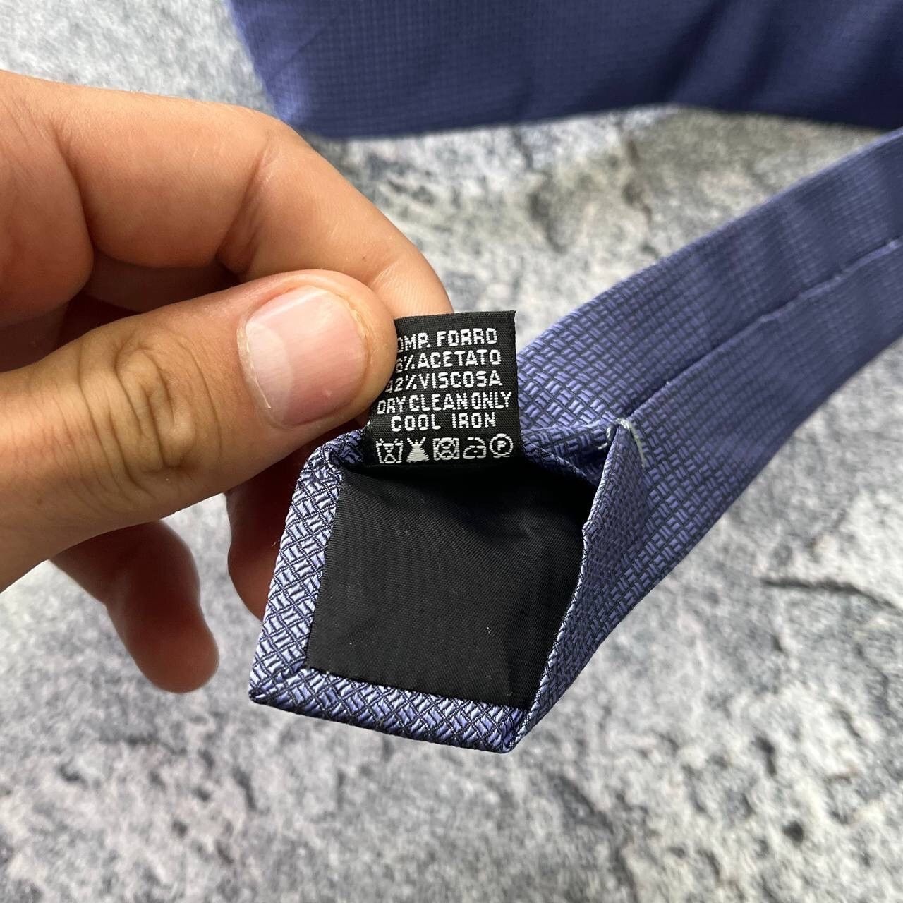 Hugo Boss HUGO BOSS Men's Silk Tie Blue And Ivory Striped Pattern Size 30 - 5 Thumbnail