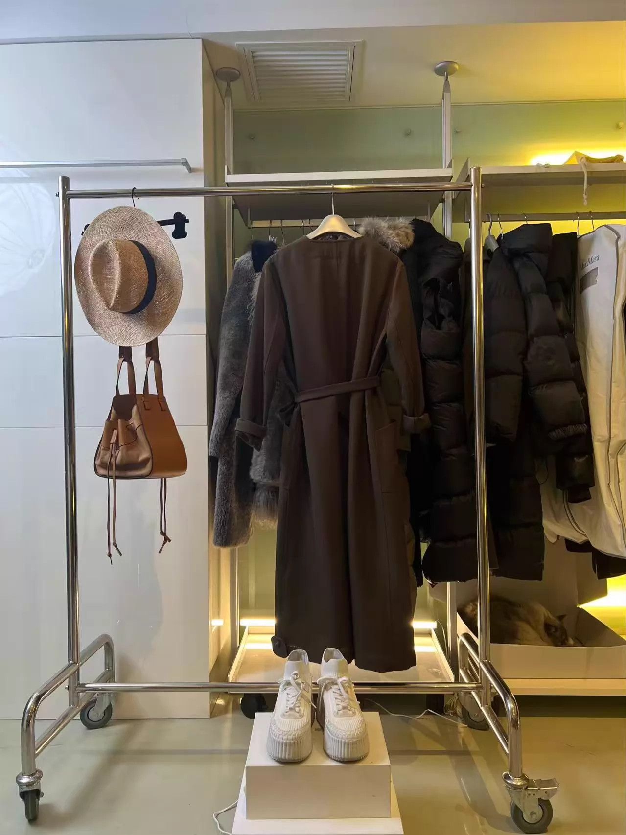 Victoria Beckham Victoria Beckham Long Belted Oversized Wool Blend Coat 44 Size M / US 6-8 / IT 42-44 - 2 Thumbnail