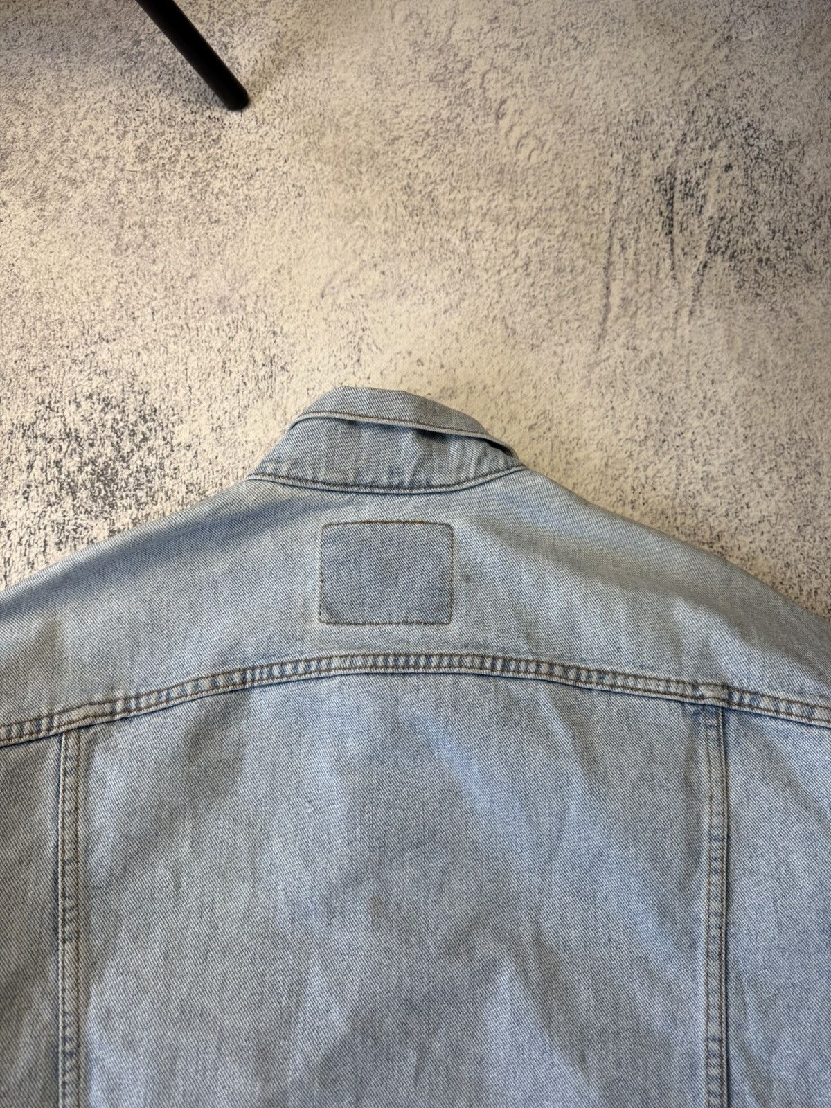 Levi's Vintage Levis Distressed Denim Jacket Made In USA Rare Y2K Size US L / EU 52-54 / 3 - 21 Thumbnail