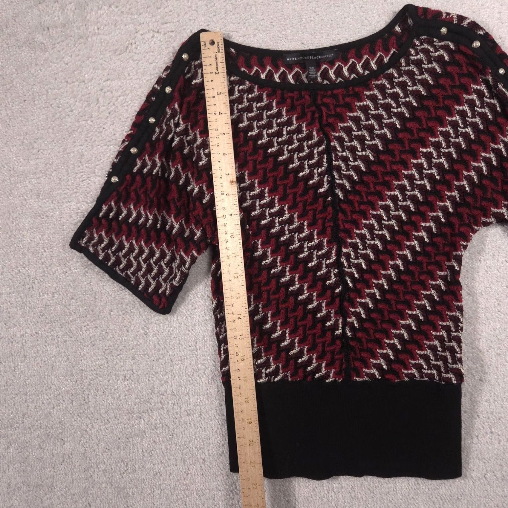 White House Black Market VINTAGE White House Black Market Sweater Womens XS Red Geometric Button Dolman Knit Size XS / US 0-2 / IT 36-38 - 7 Thumbnail