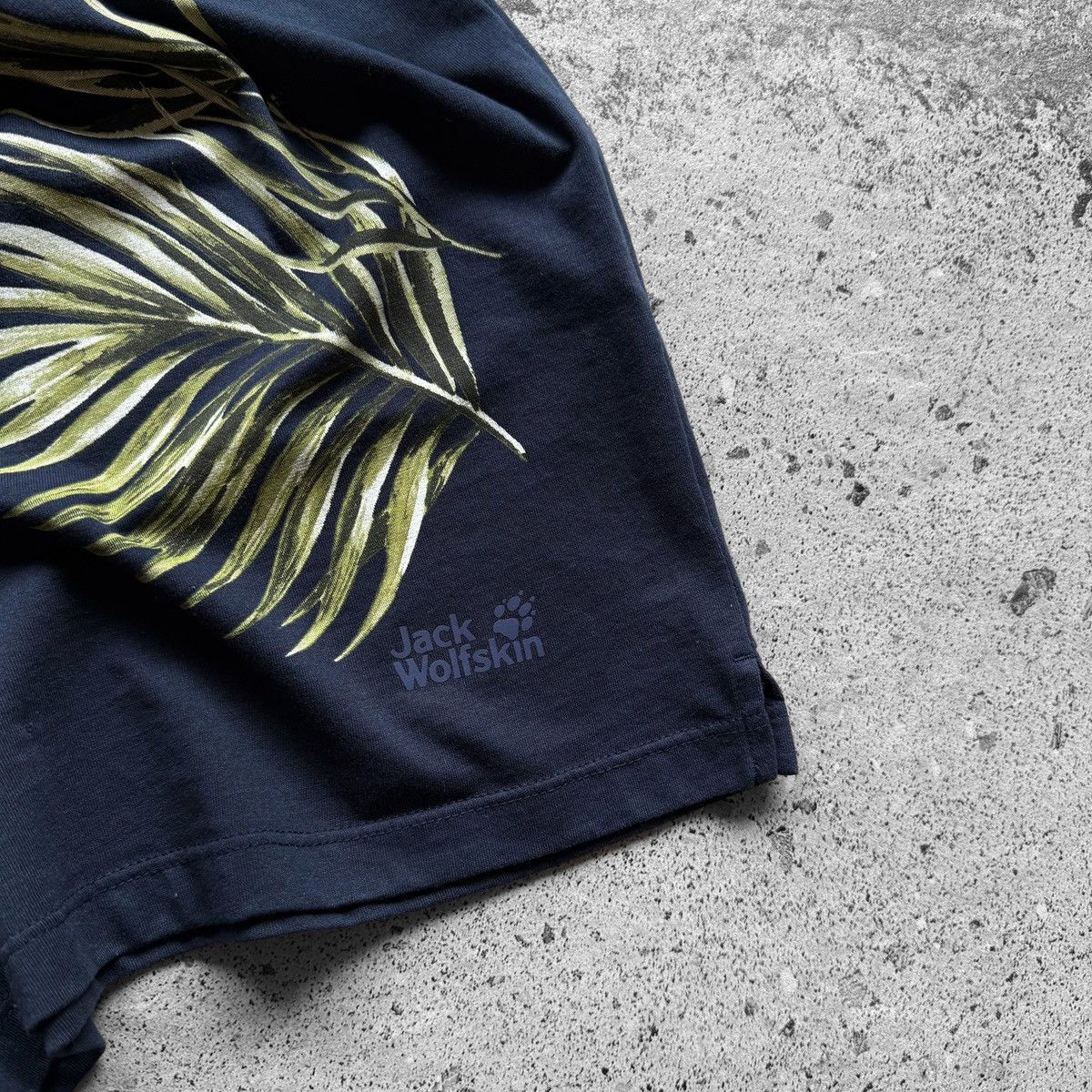 Jack Wolfskin Jack Wolfskin Womens Navy Blue SS T-Shirt Tropical Print Size M / US 6-8 / IT 42-44 - 8 Thumbnail